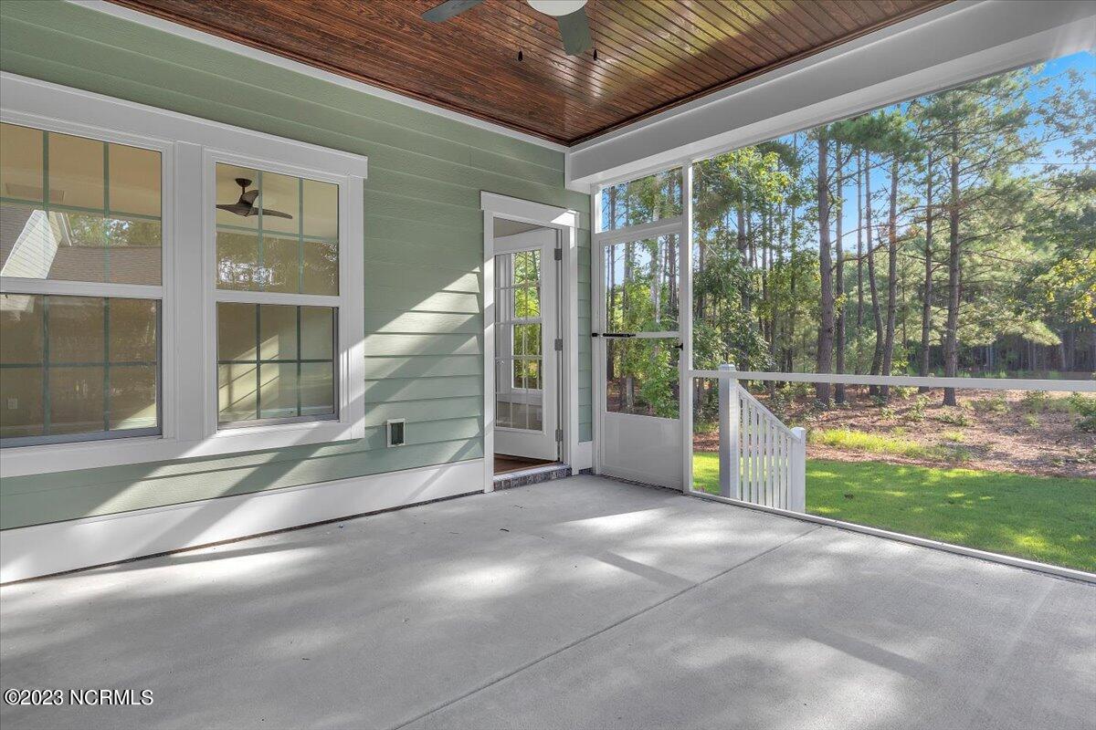 100524155 | Photo 36