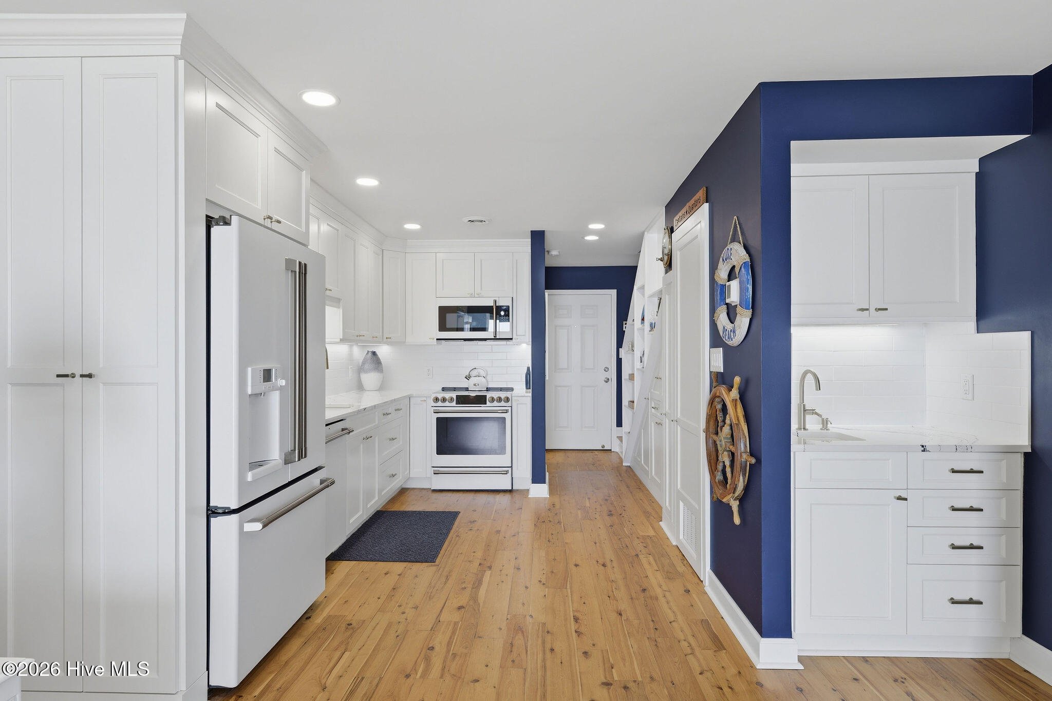 100559575 | Photo 11