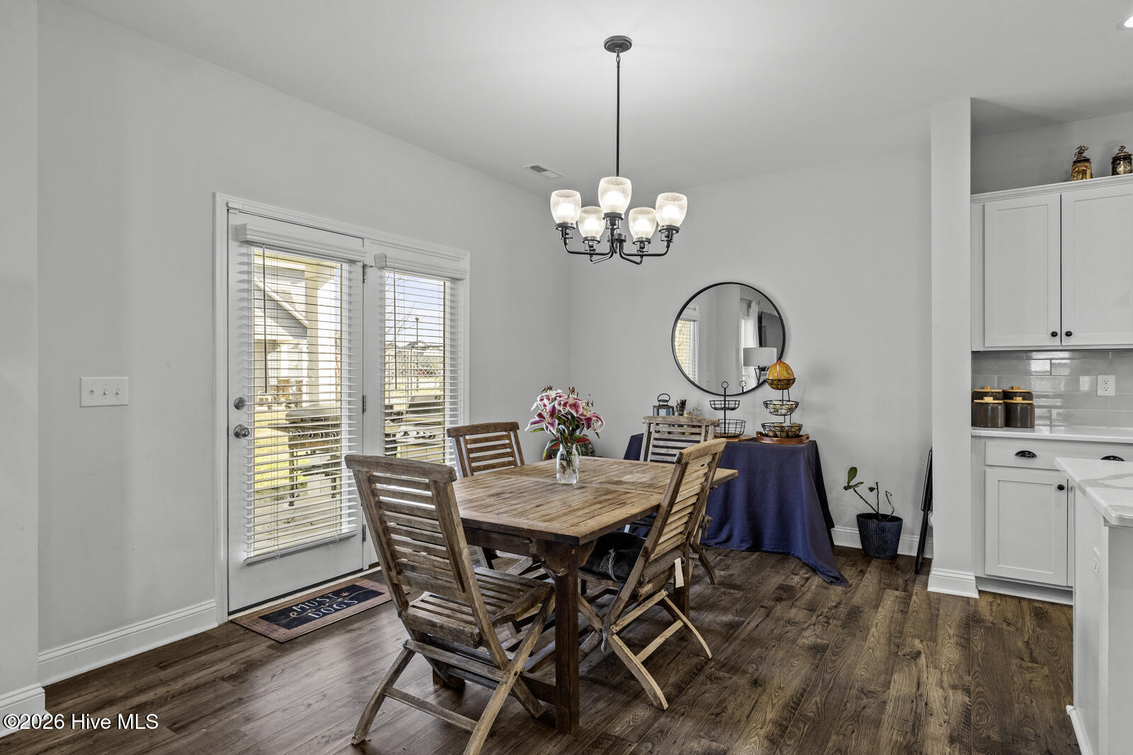 100561463 | Photo 12