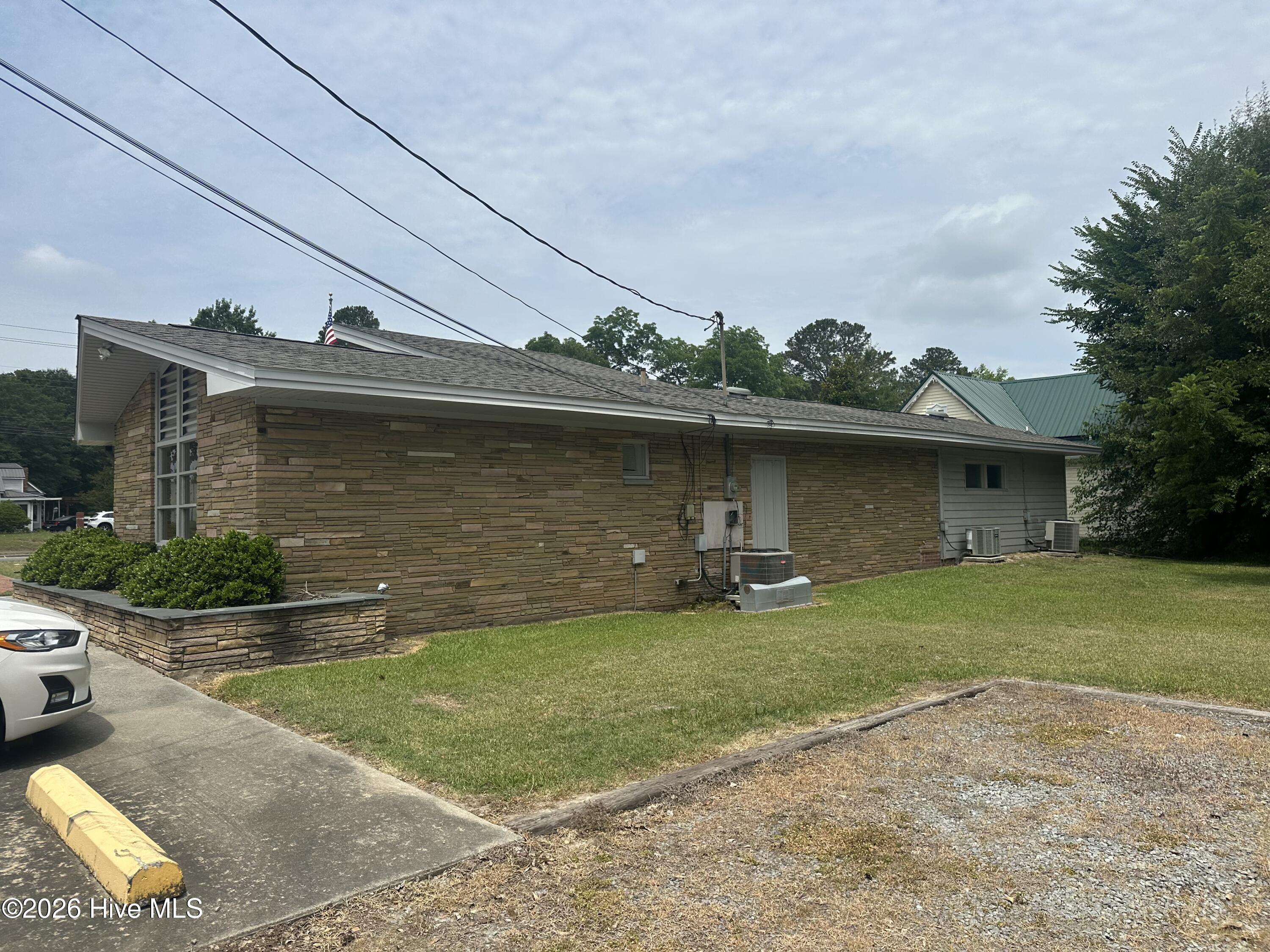 404 N Pine Street, Warsaw, NC 28398 – photo 4