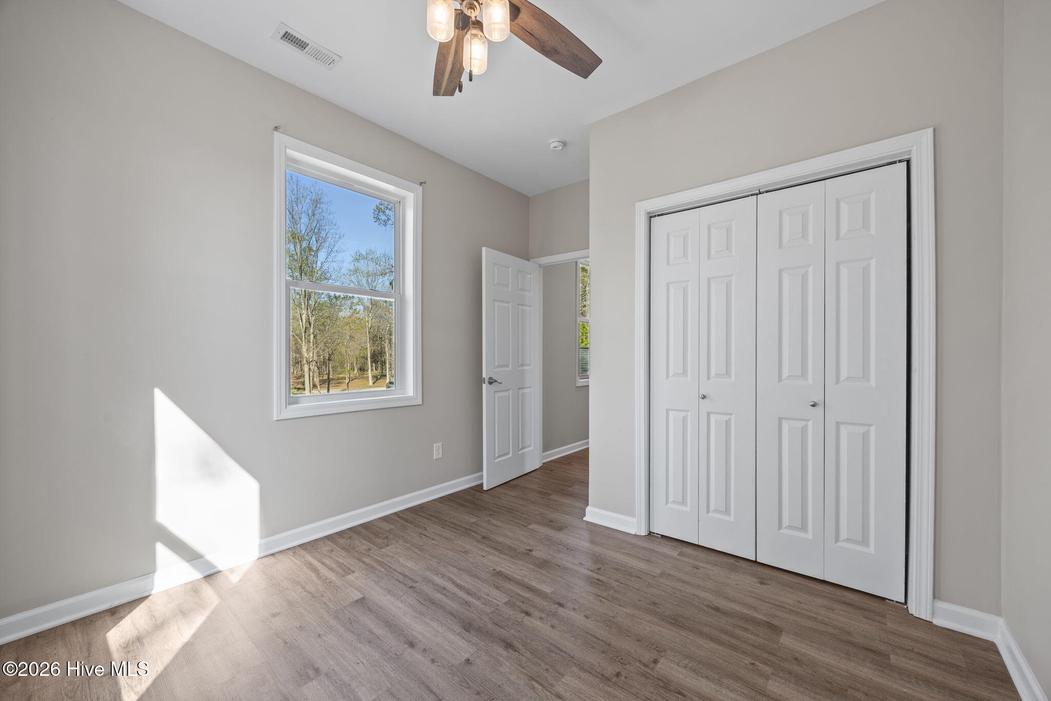 100562529 | Photo 35