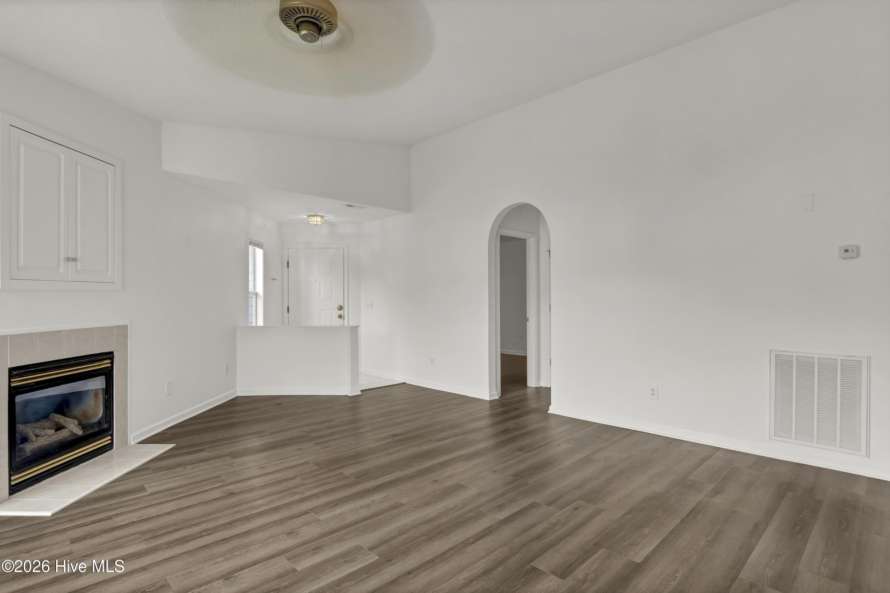 100564237 | Photo 29