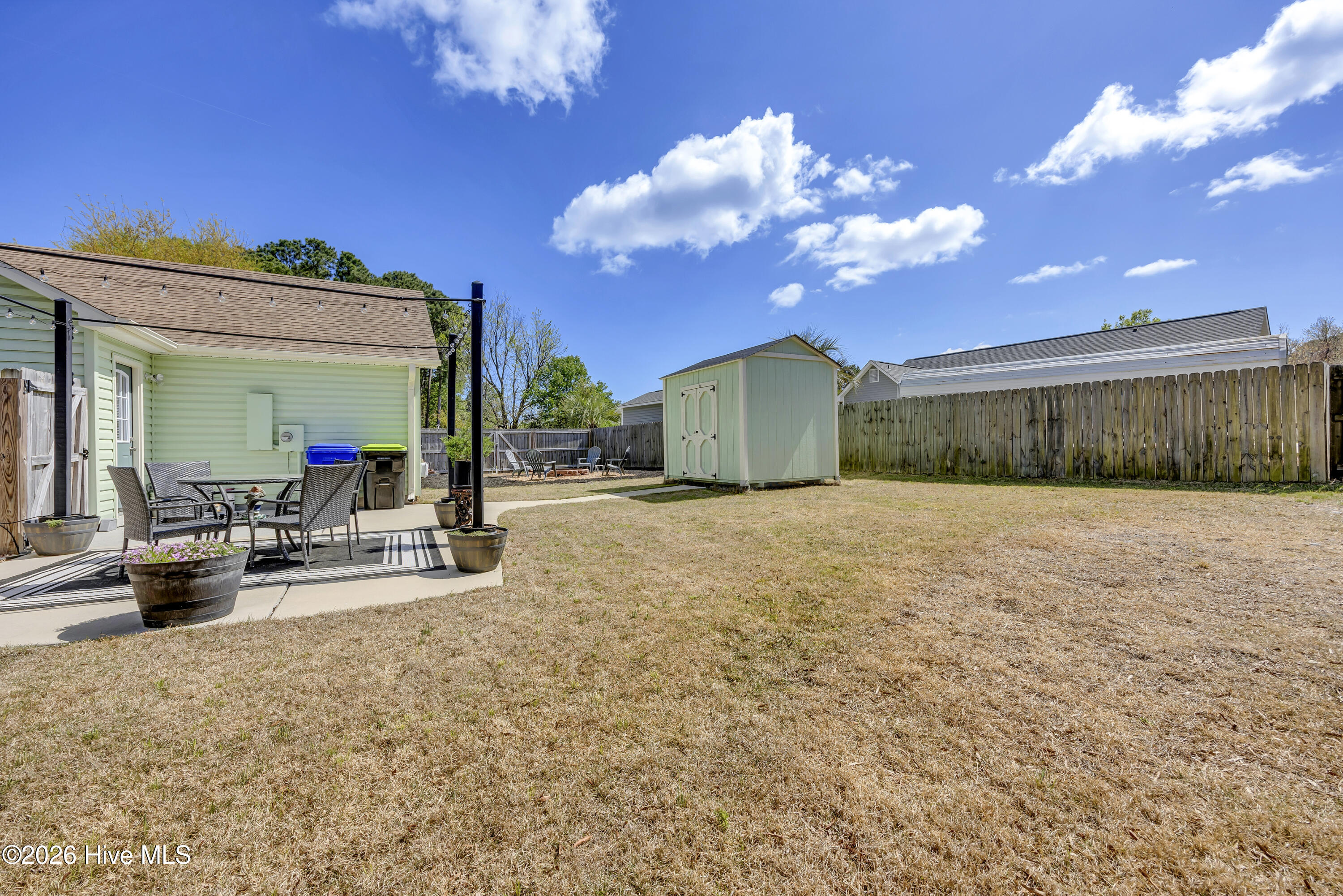 100565198 | Photo 21