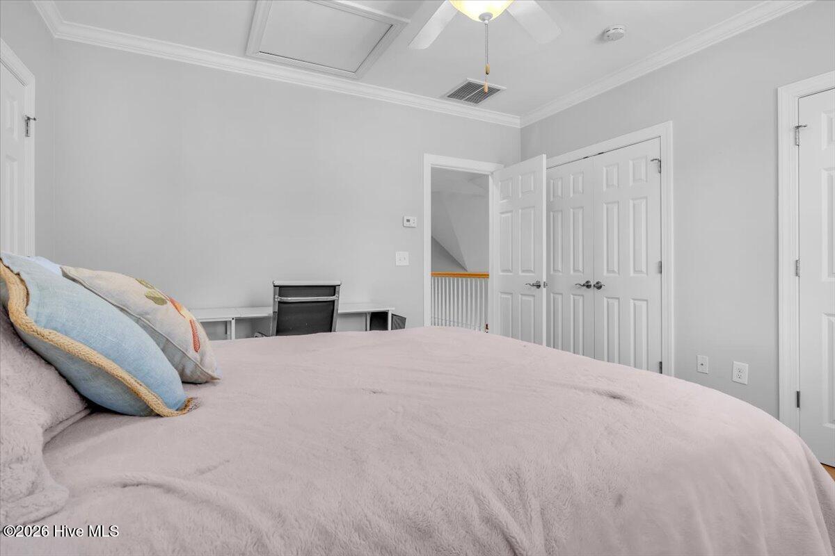 100565920 | Photo 53