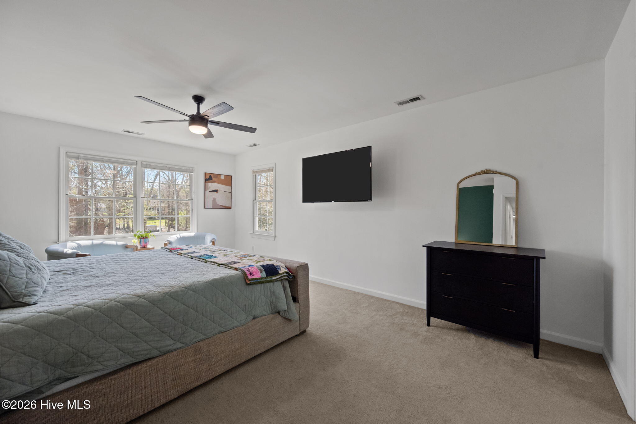 100561787 | Photo 25