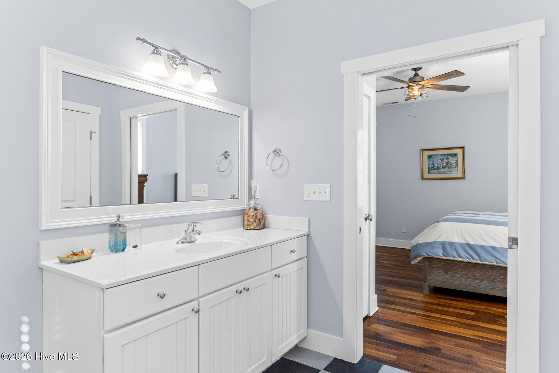 100557261 | Photo 29