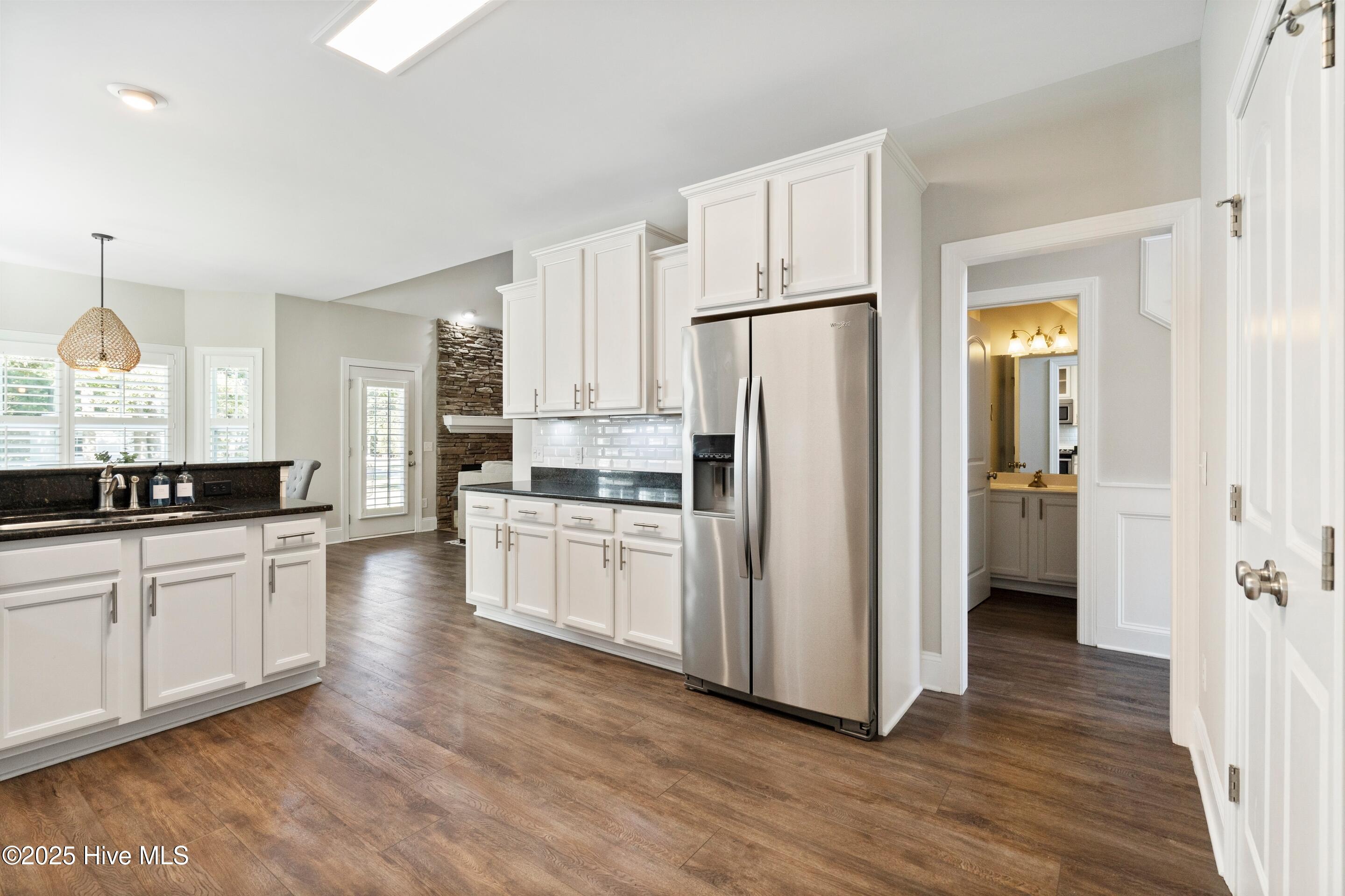 100529495 | Photo 16