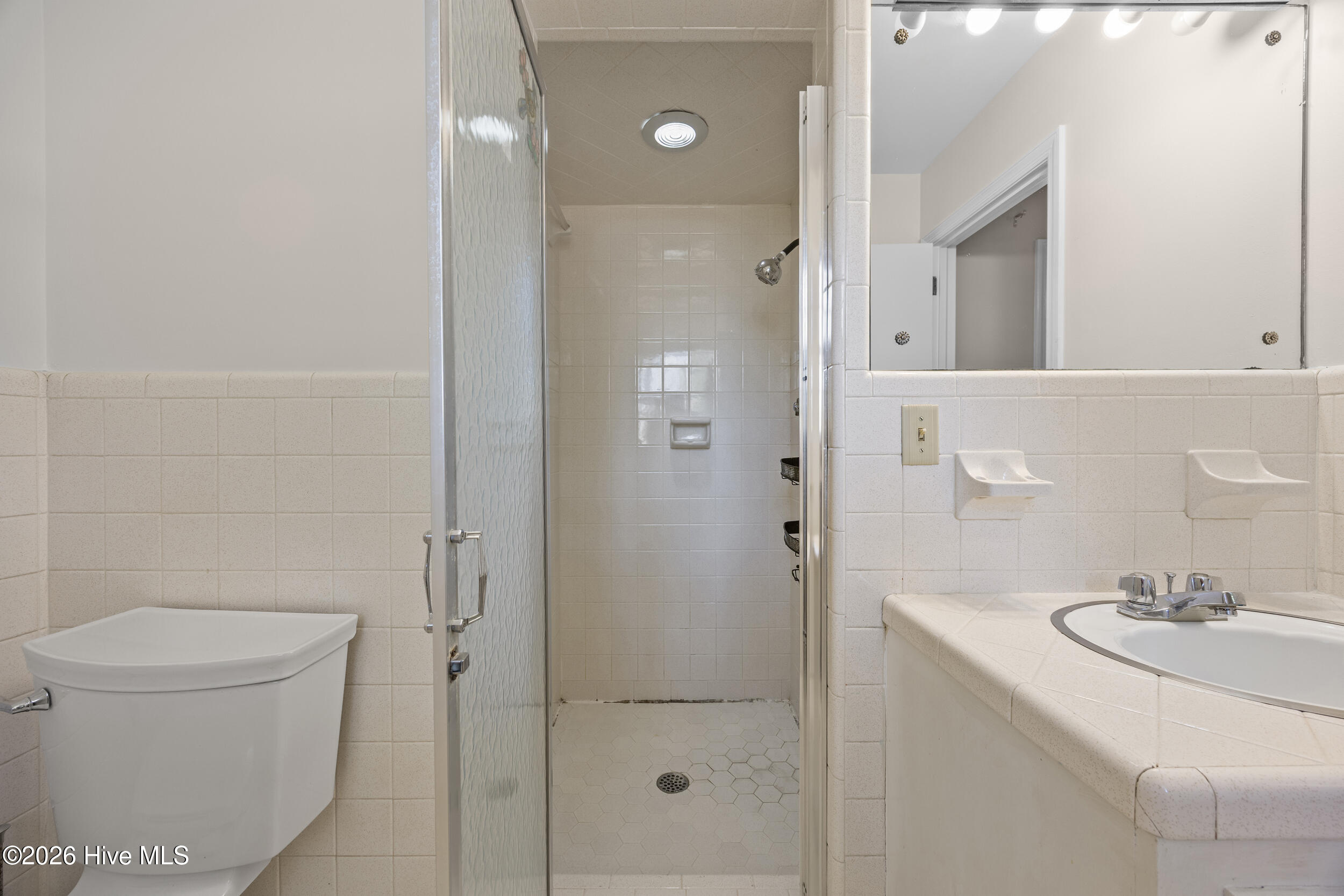 100548079 | Photo 20