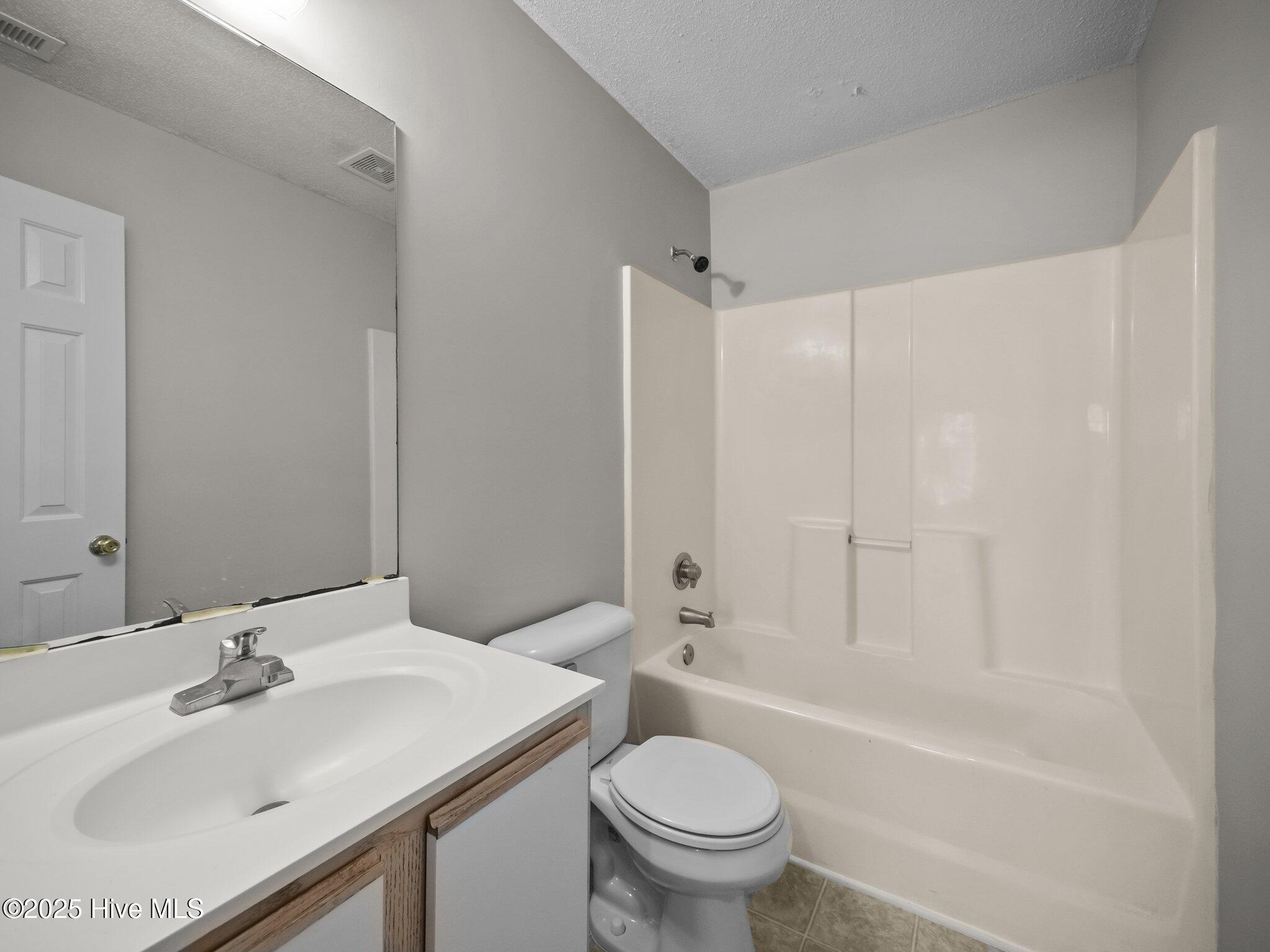 100570696 | Photo 12