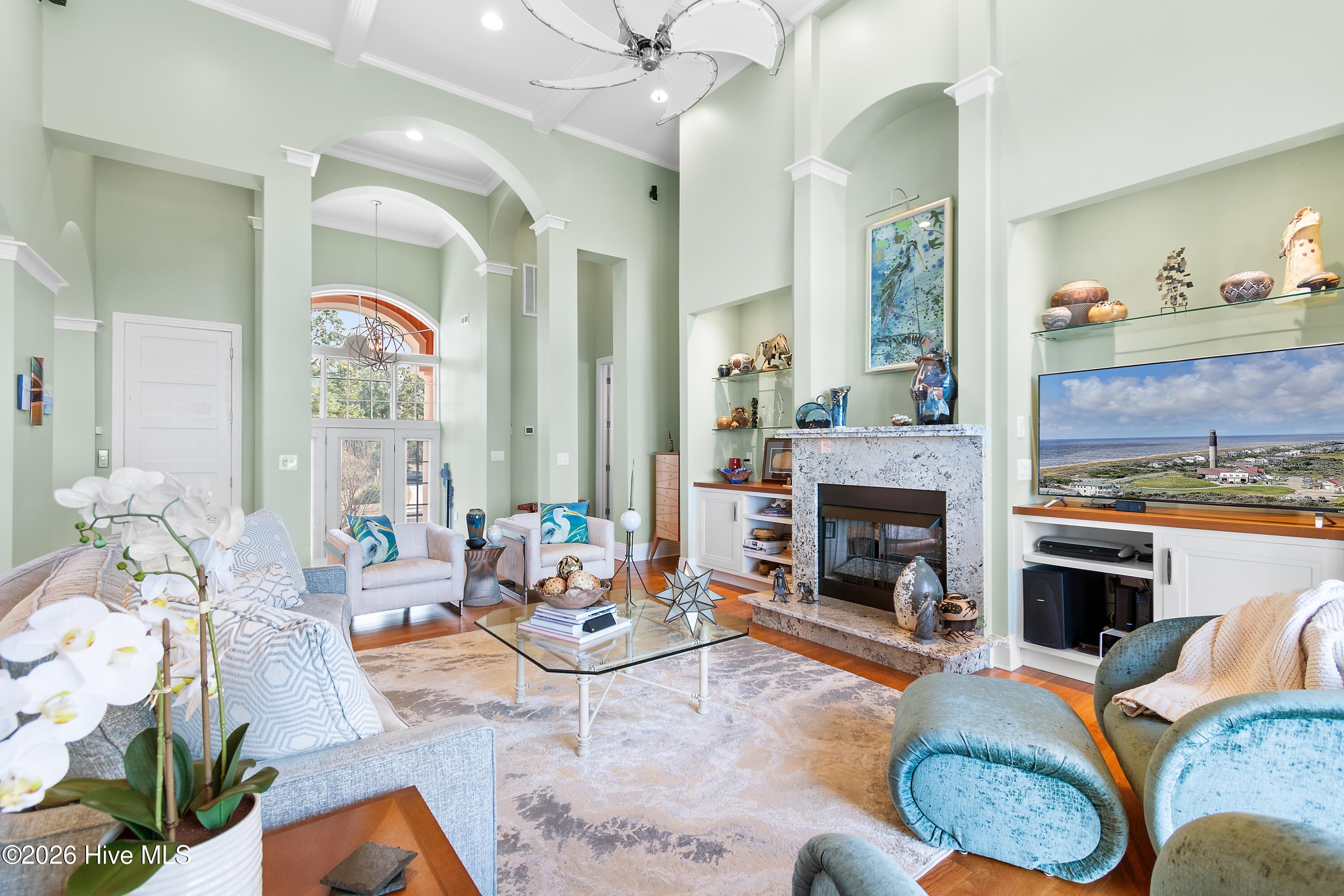 100549658 | Photo 12