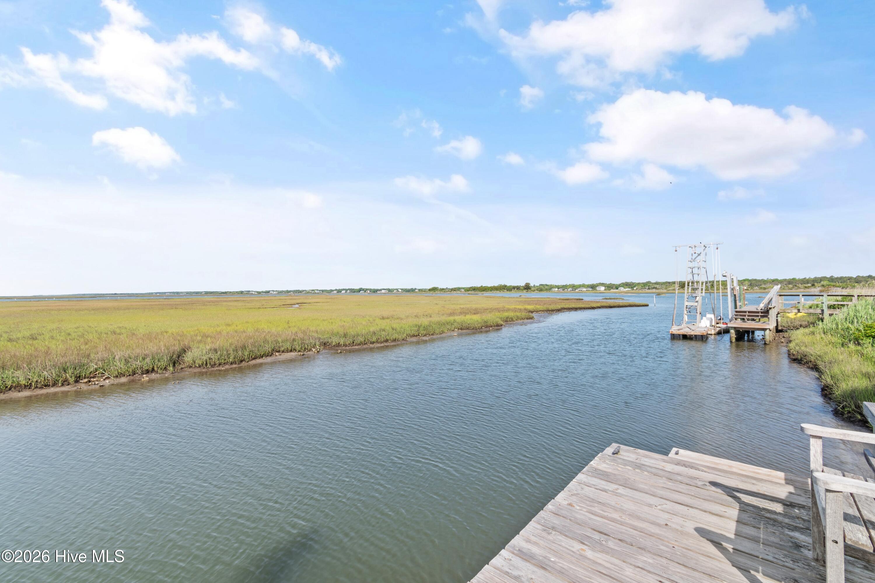 100569393 | Photo 43