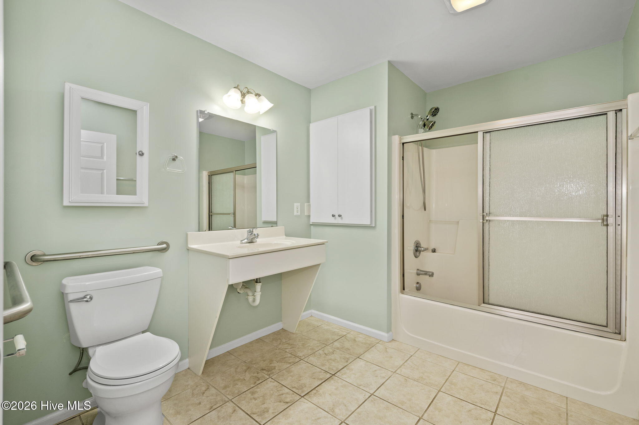 100568088 | Photo 21