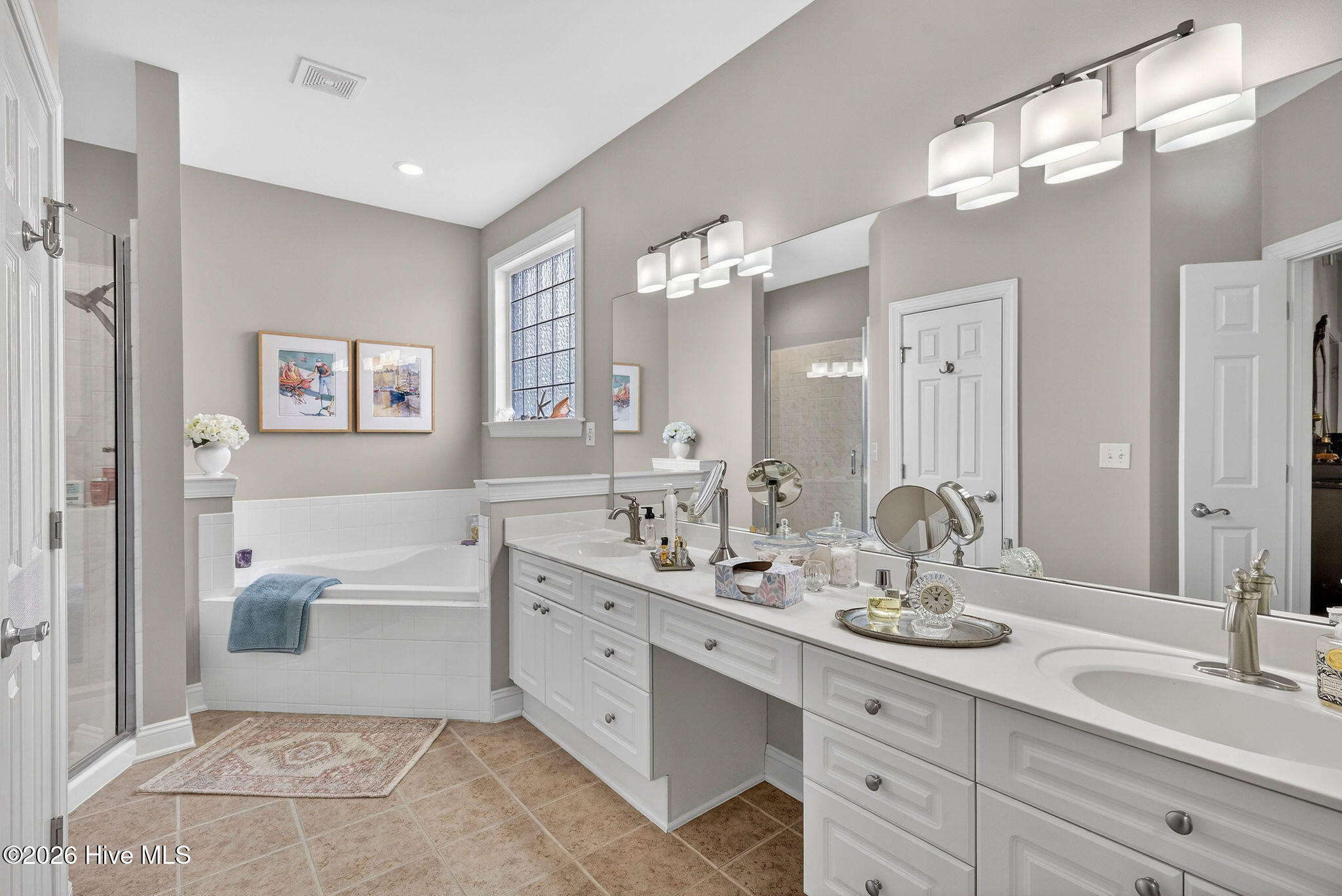 100565648 | Photo 19