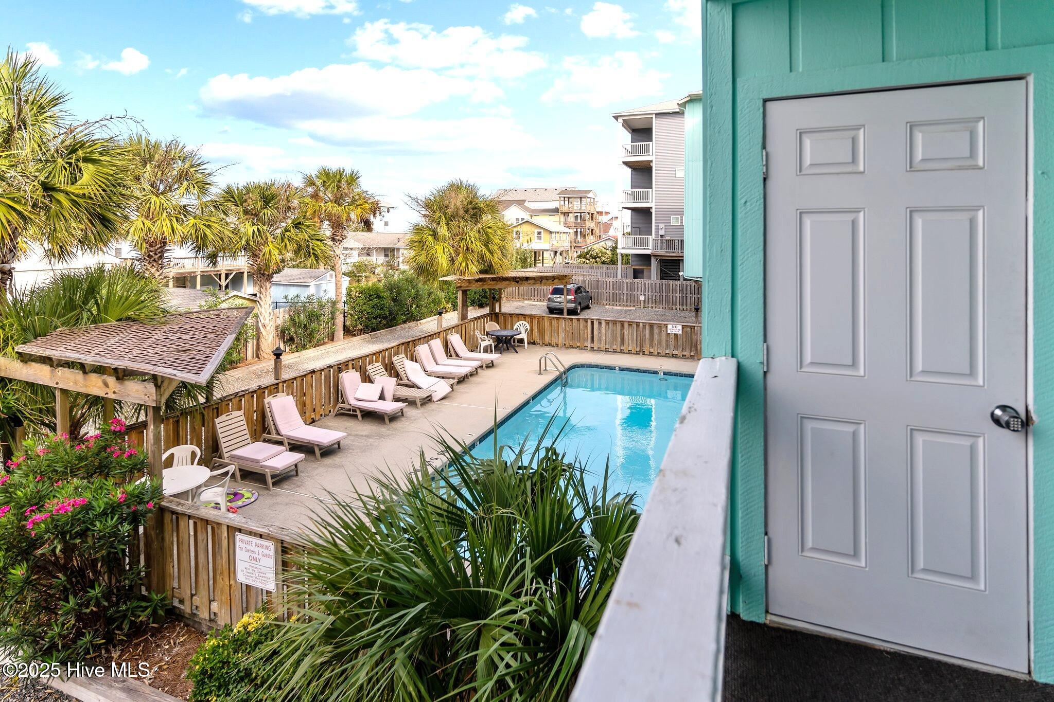 100530114 | Photo 28