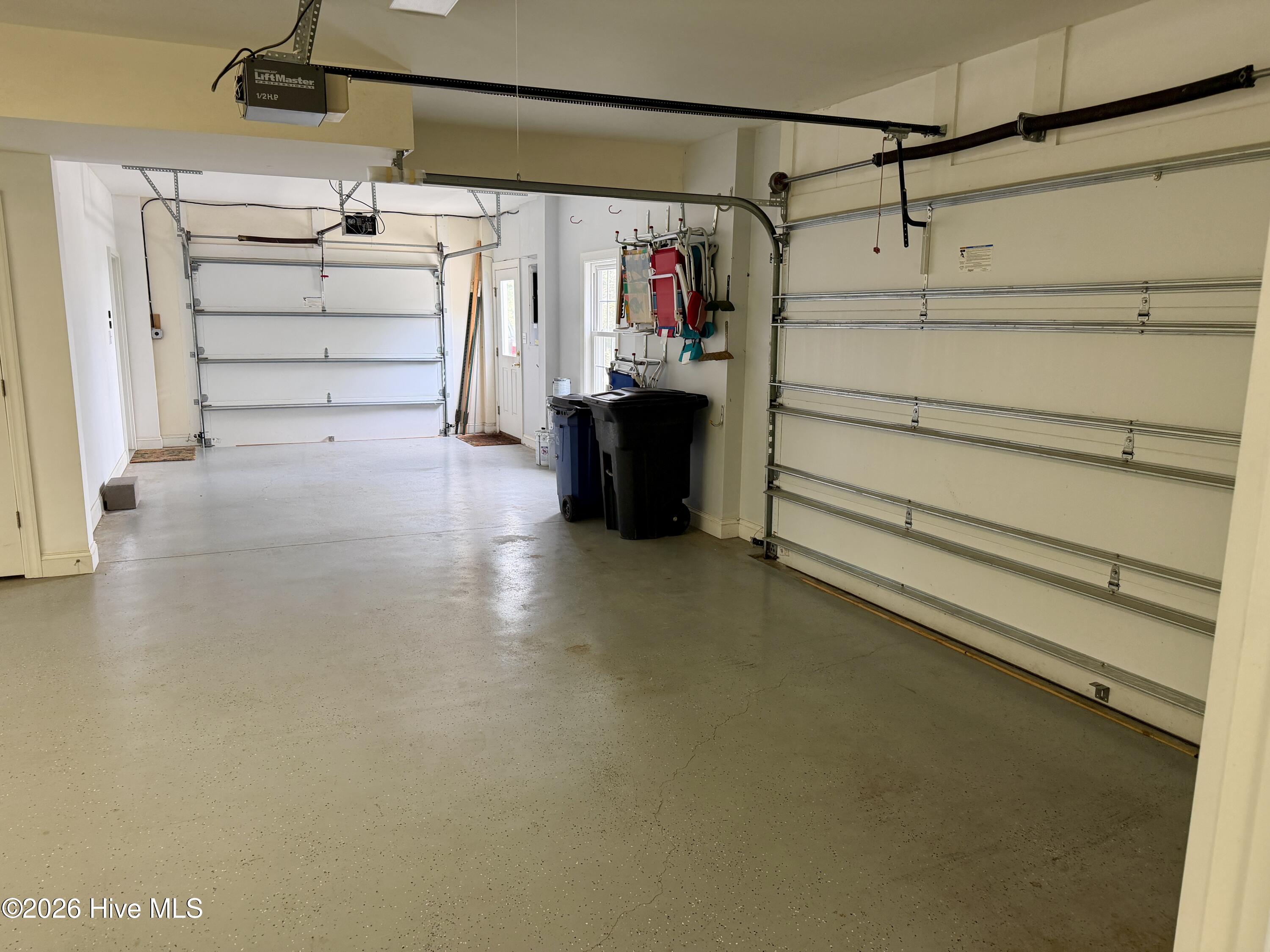 100556674 | Photo 47