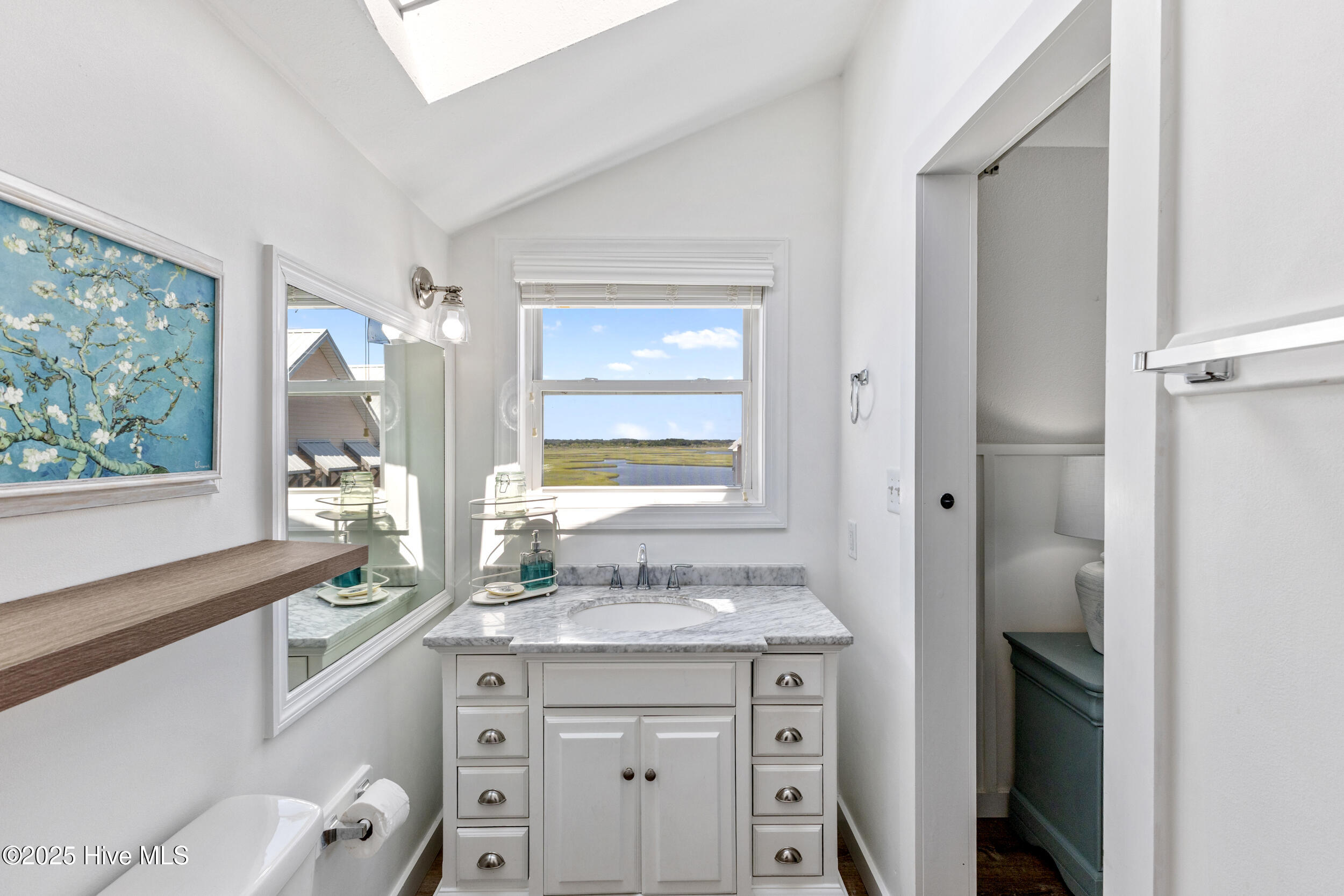 100532541 | Photo 19