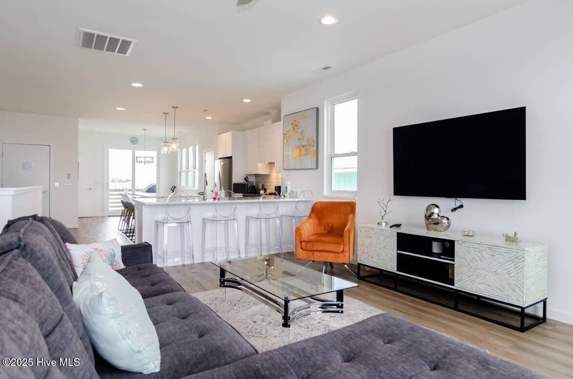 100549304 | Photo 20