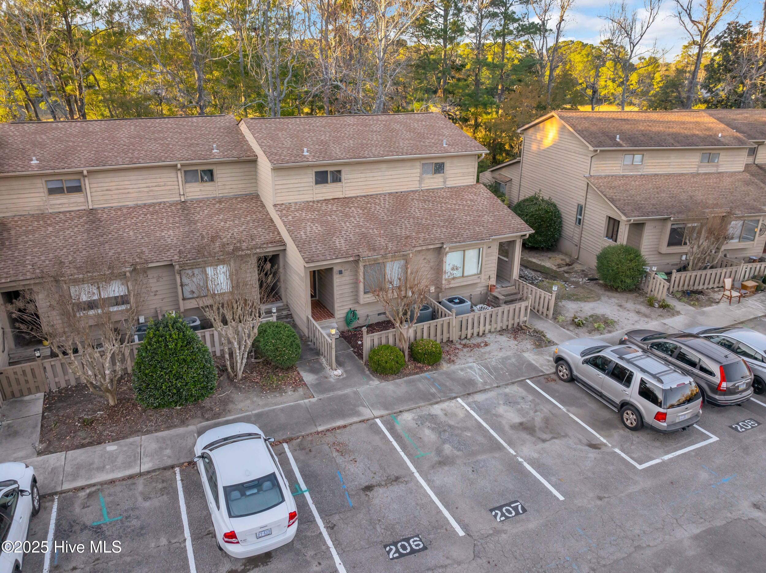 100546110 | Photo 22