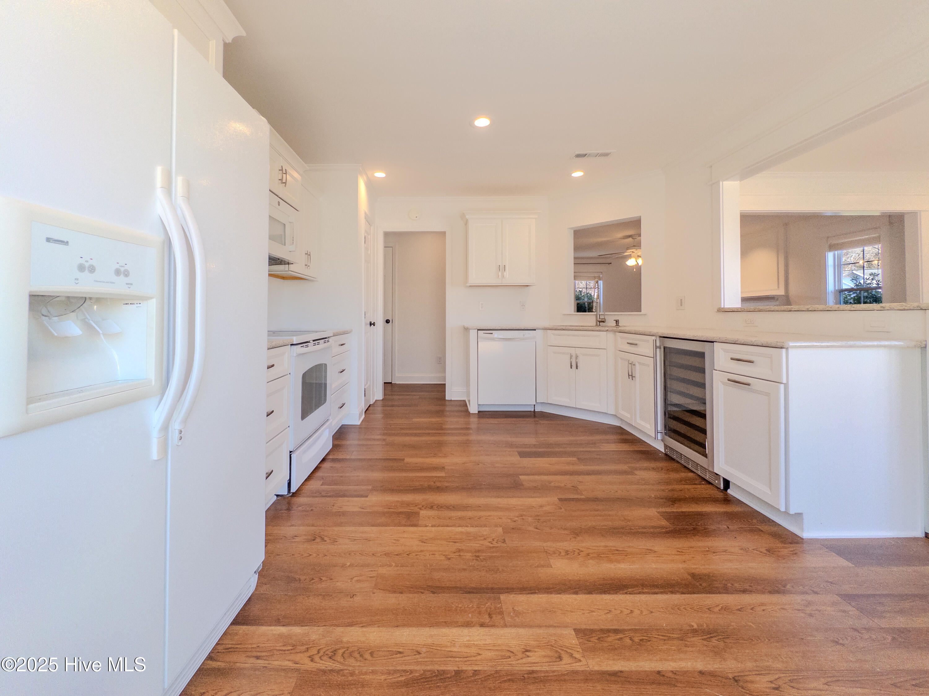 100546237 | Photo 34