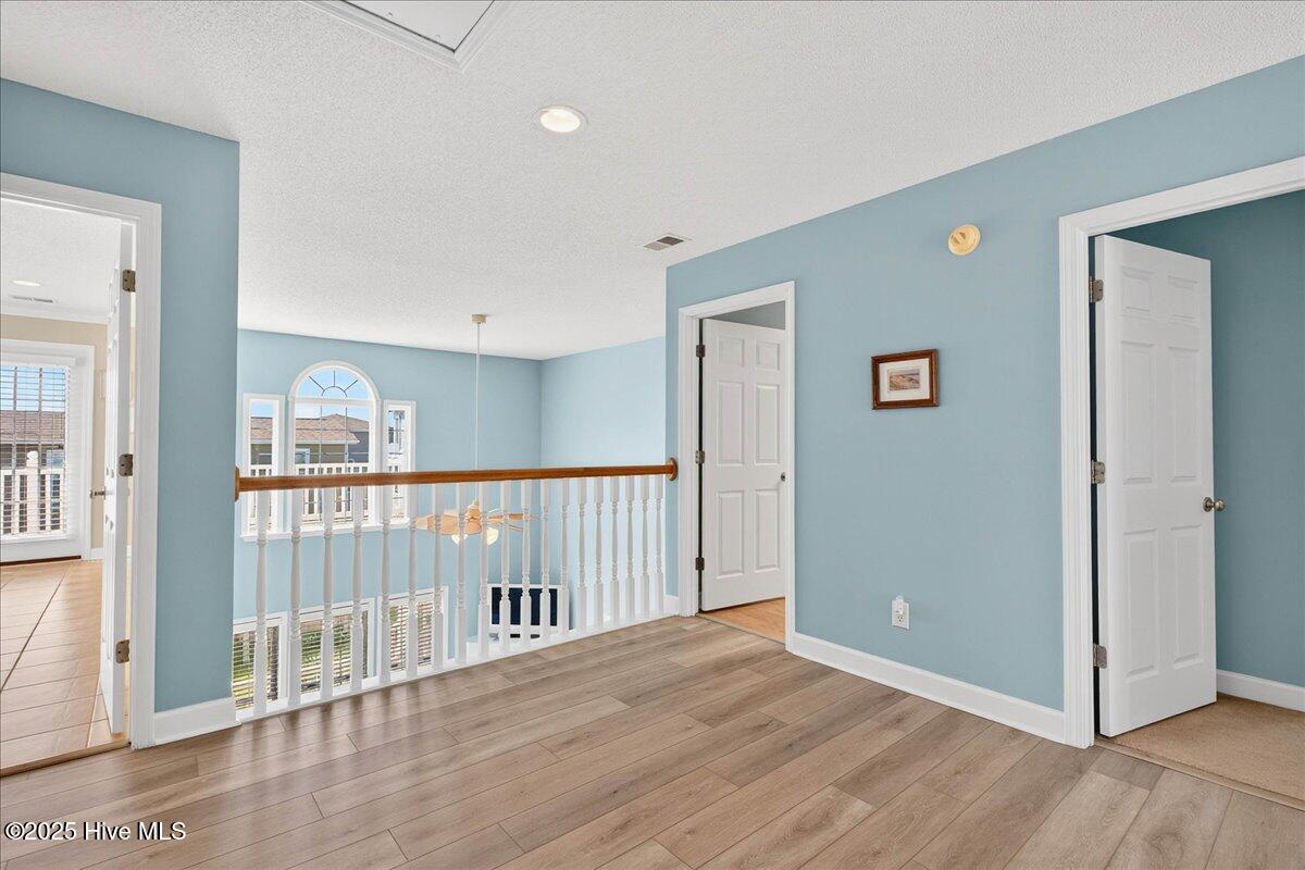 100522295 | Photo 41