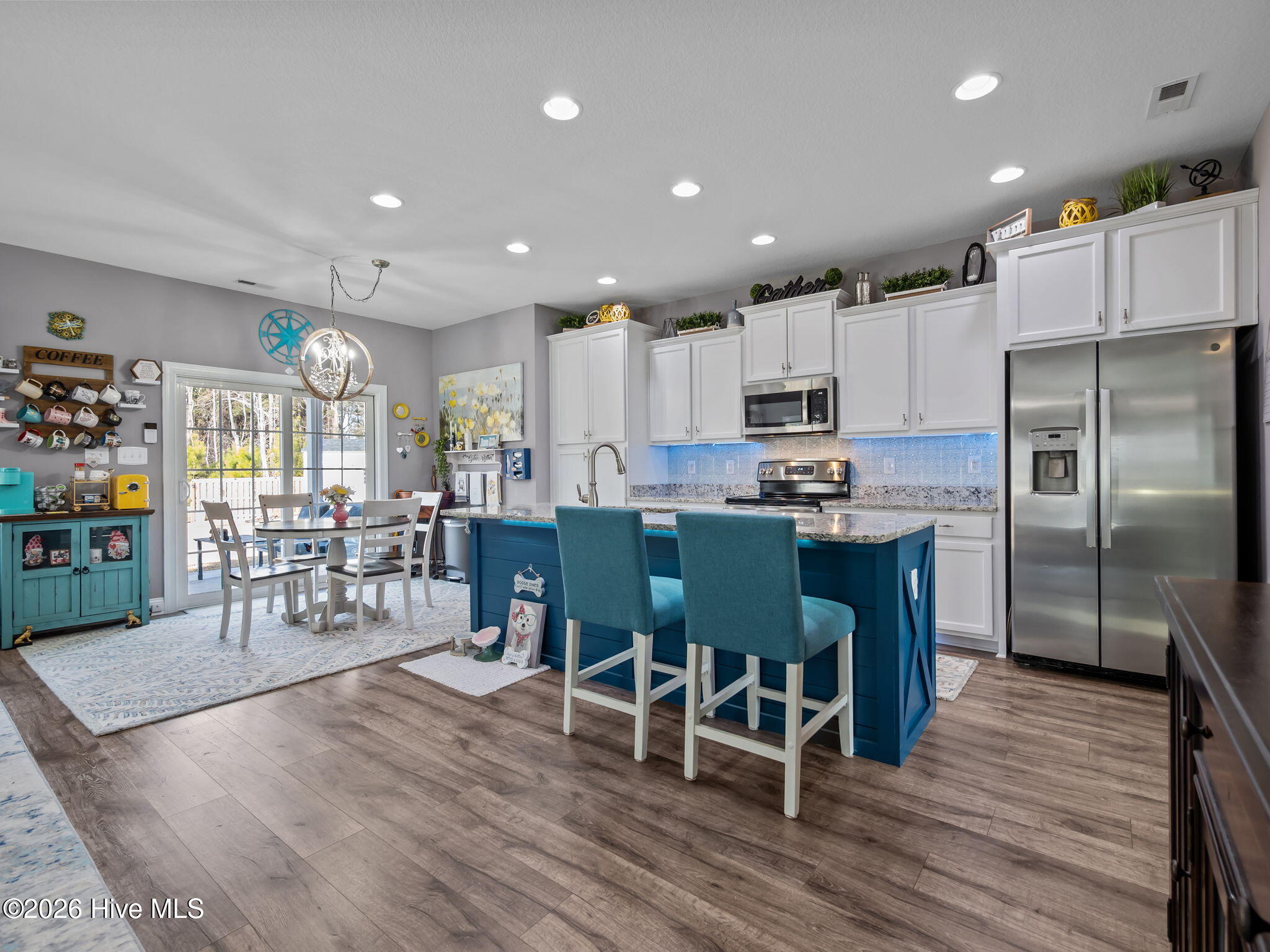 100554631 | Photo 12