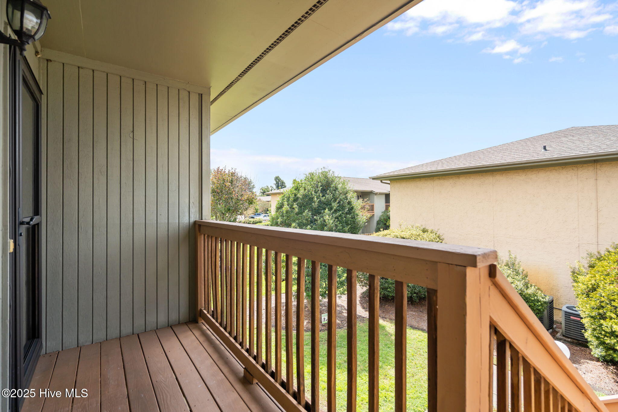 100529850 | Photo 40