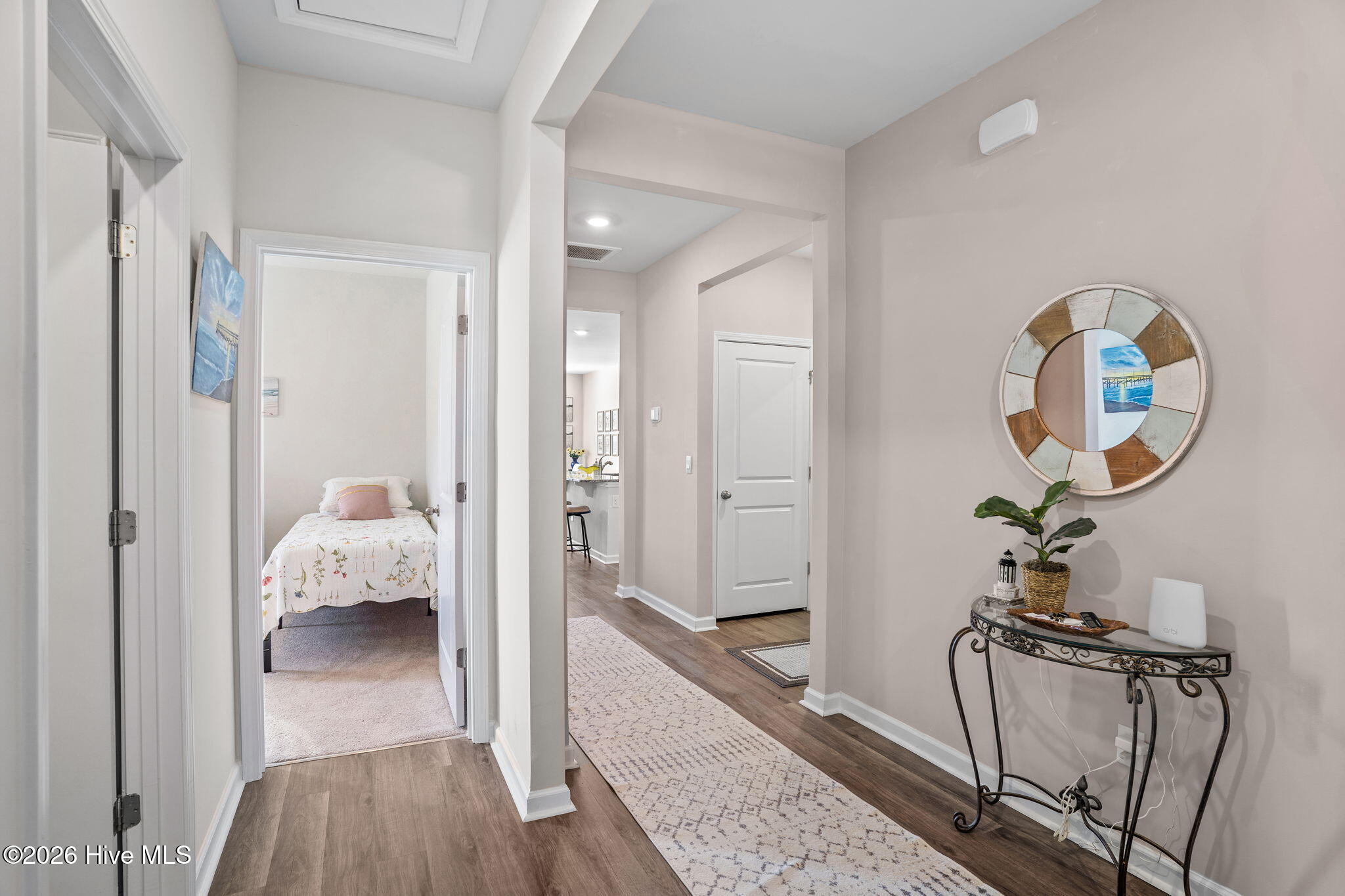 100569205 | Photo 11