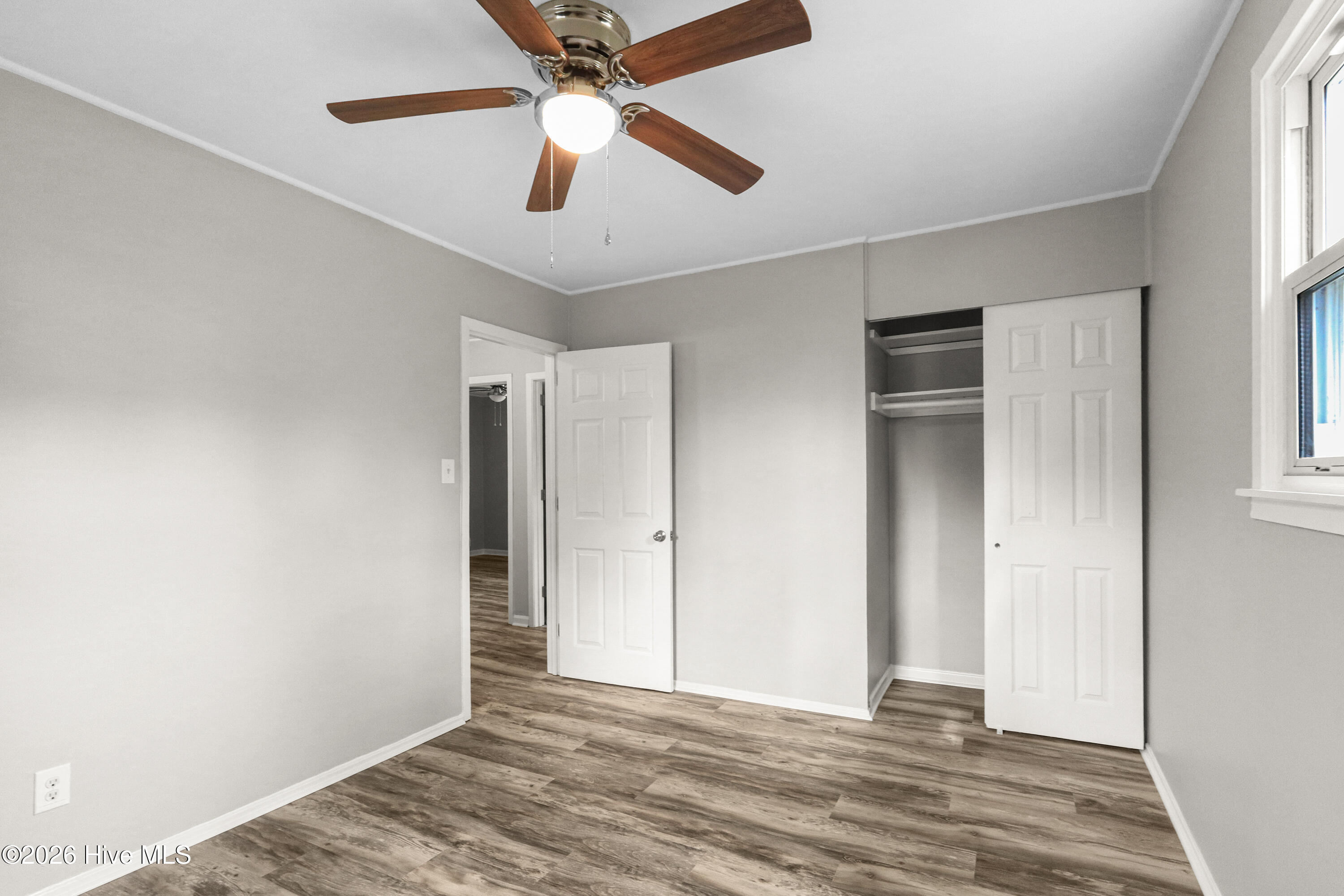 100560188 | Photo 26