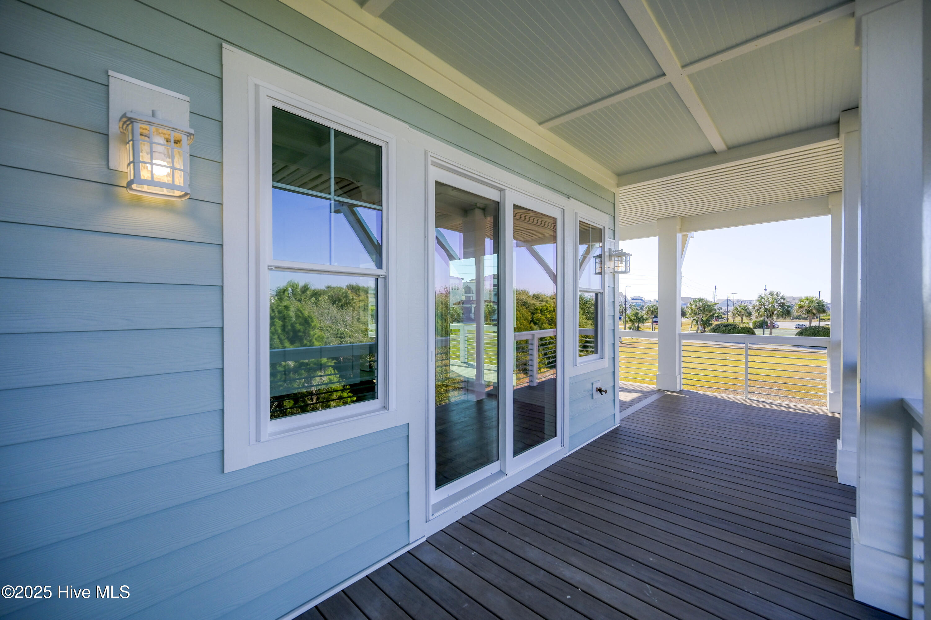 100516070 | Photo 72