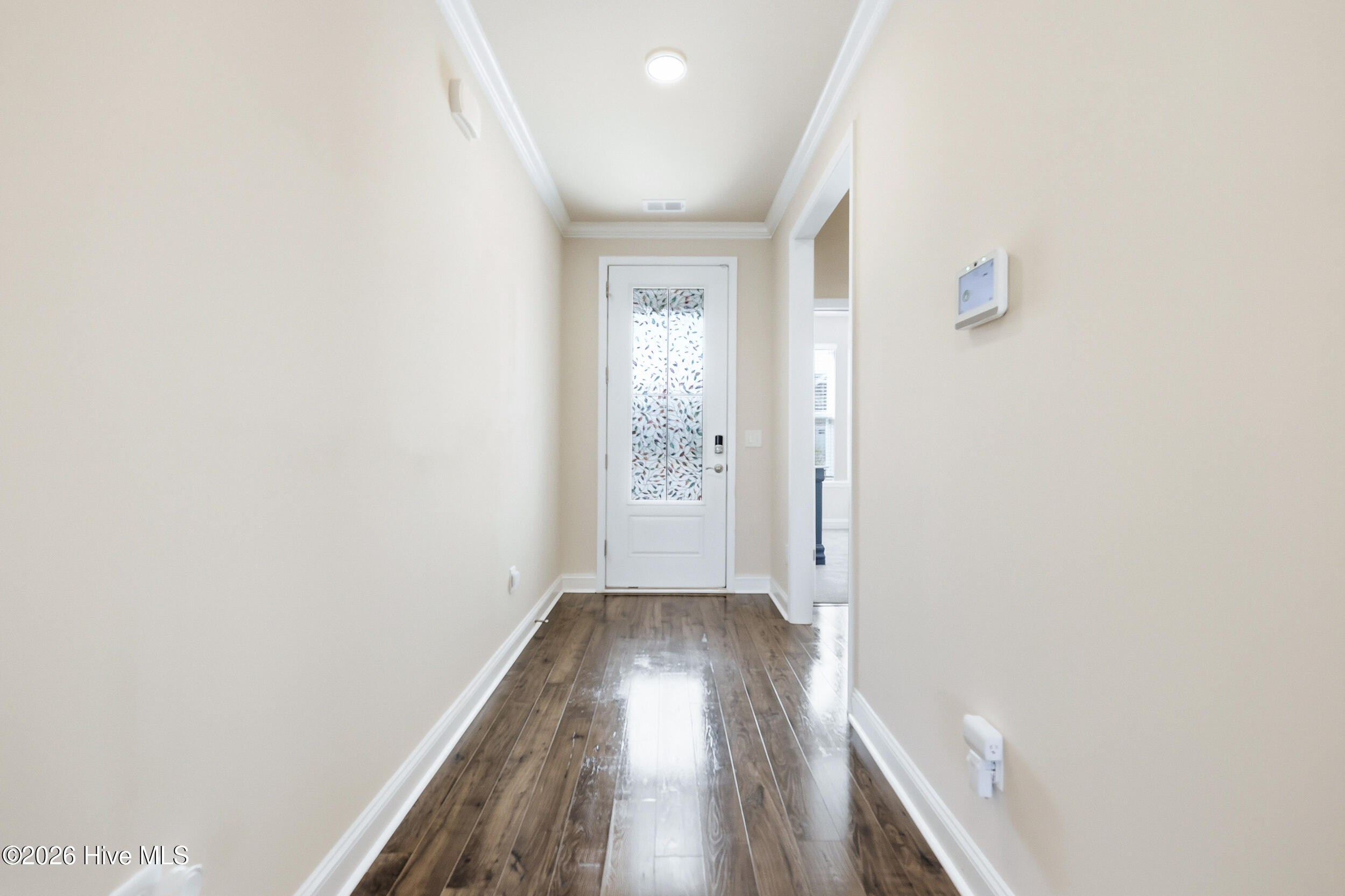 100558001 | Photo 11