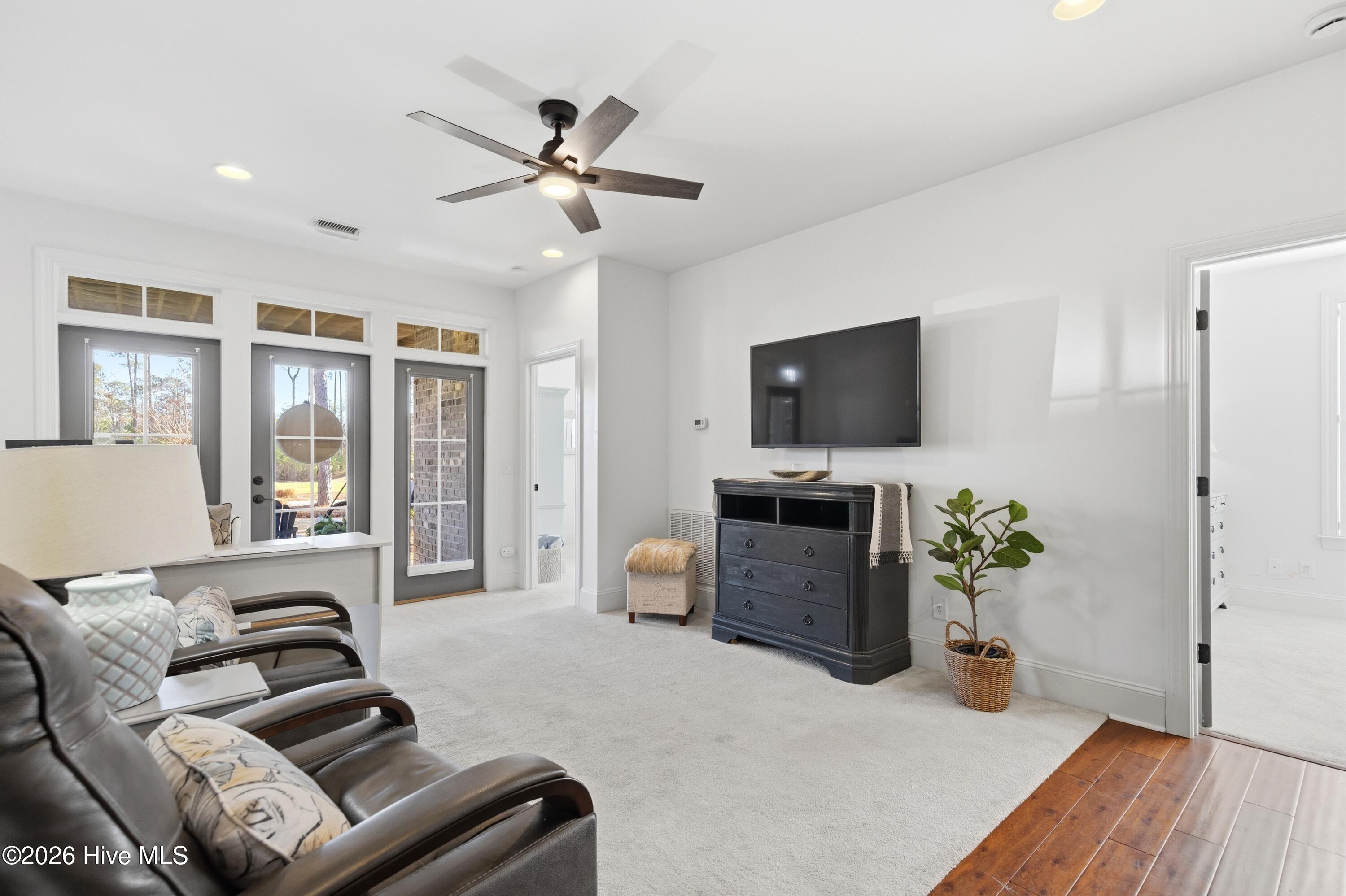 100556078 | Photo 50