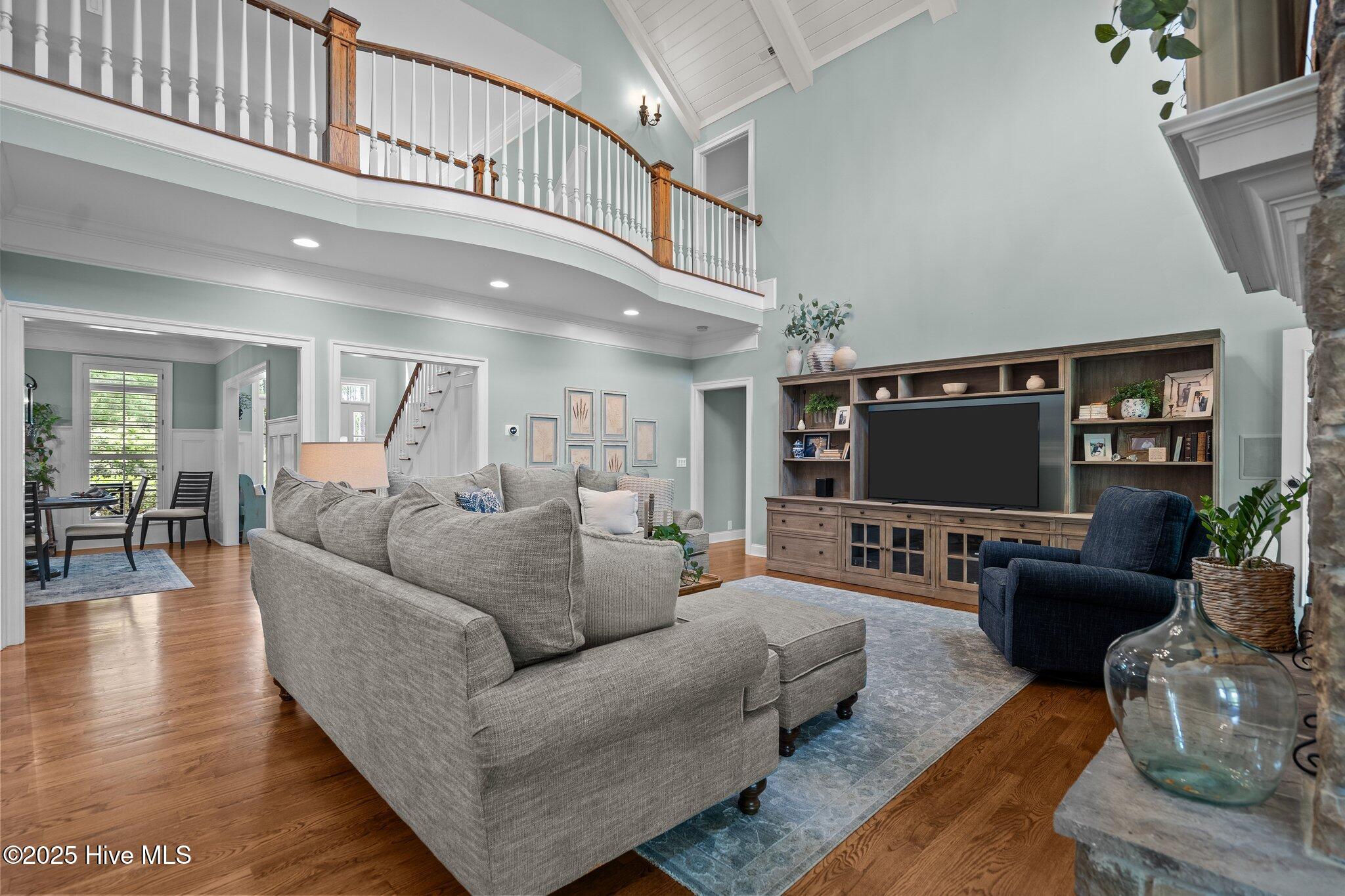 100565962 | Photo 26