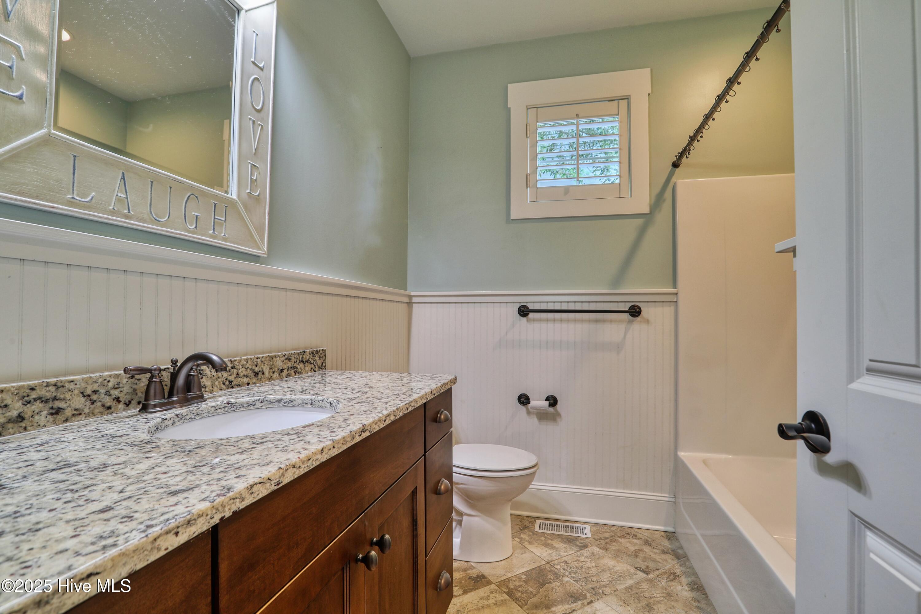 100502836 | Photo 23