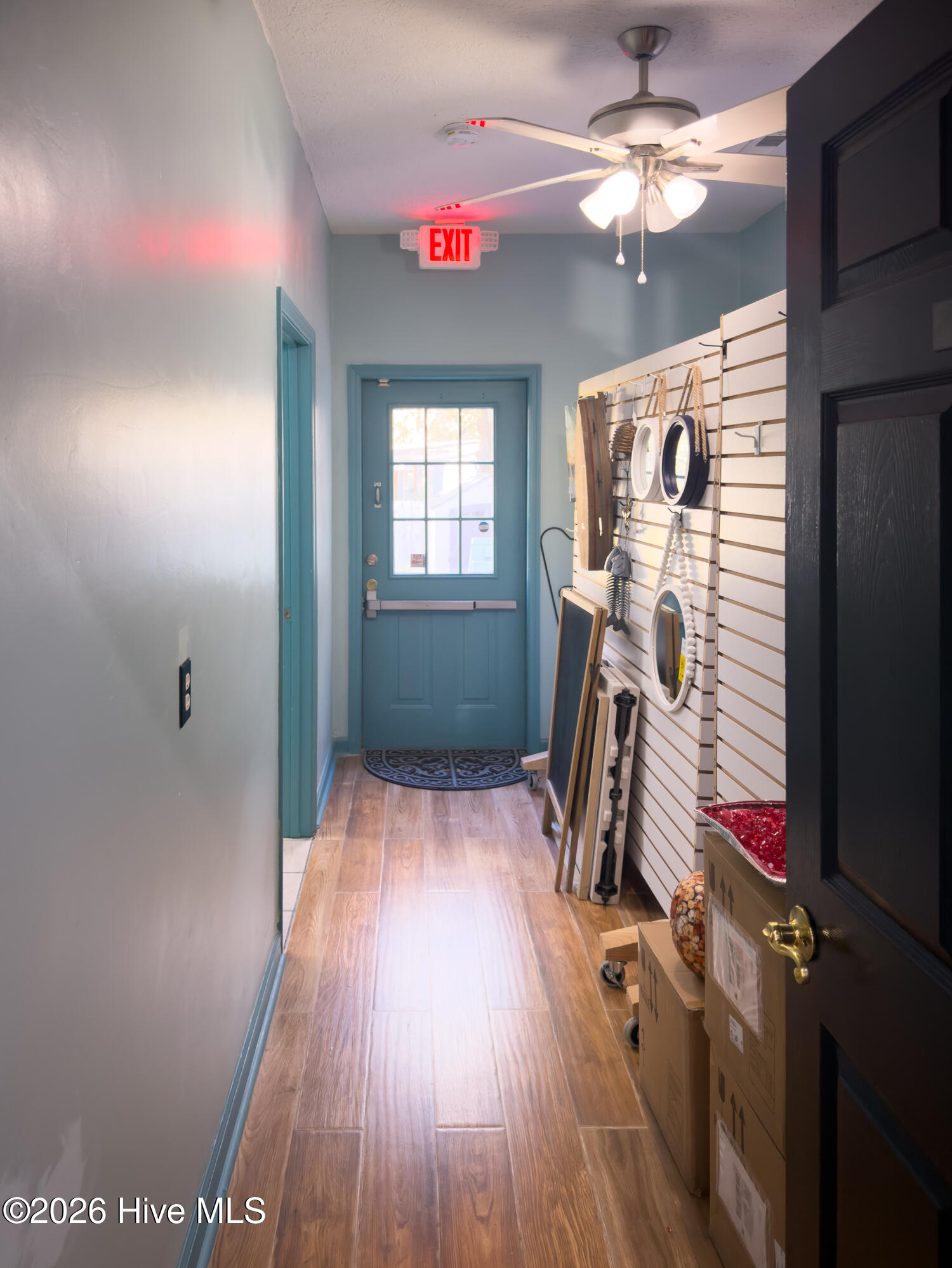 100556890 | Photo 27