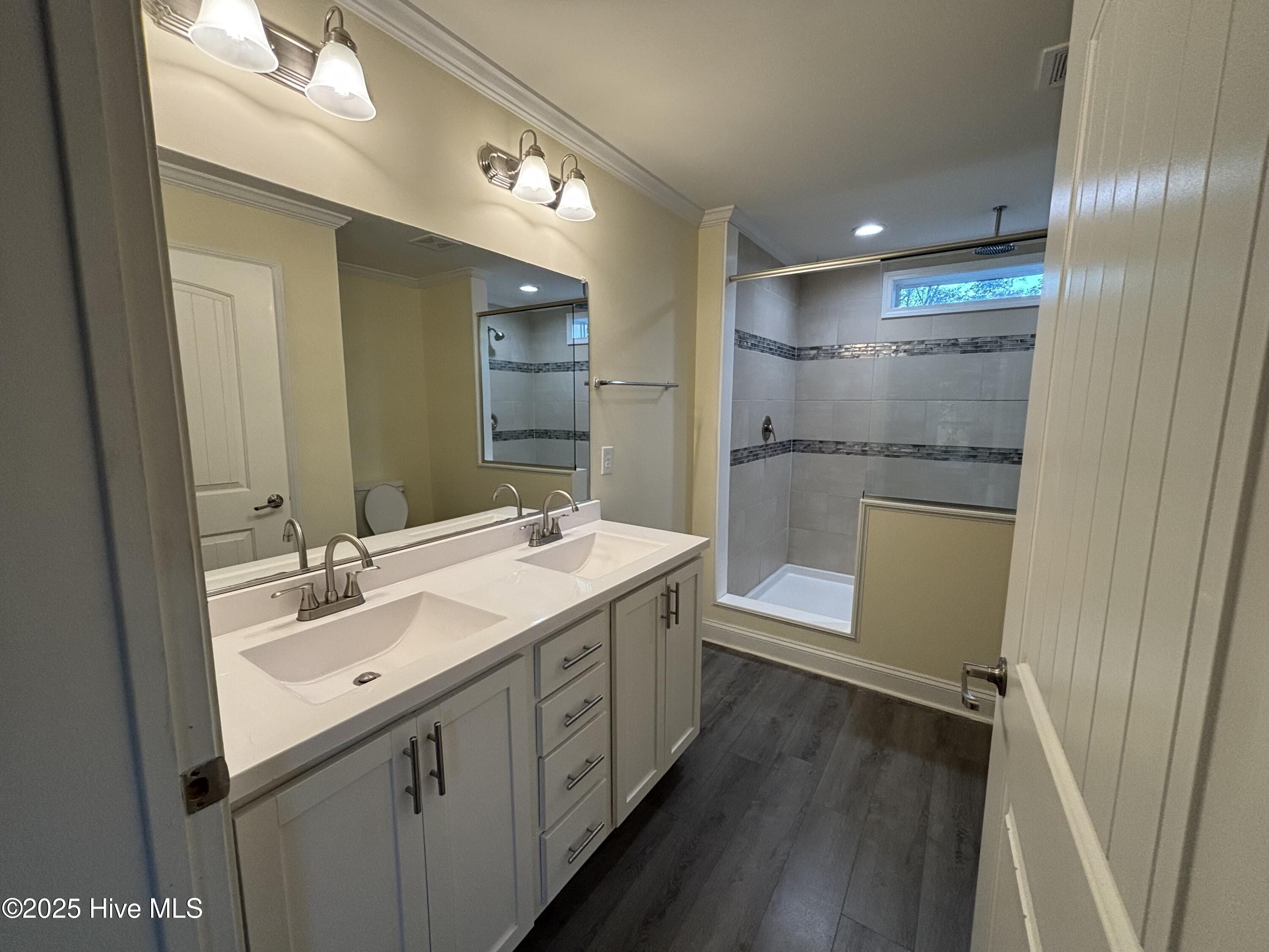 100540398 | Photo 25