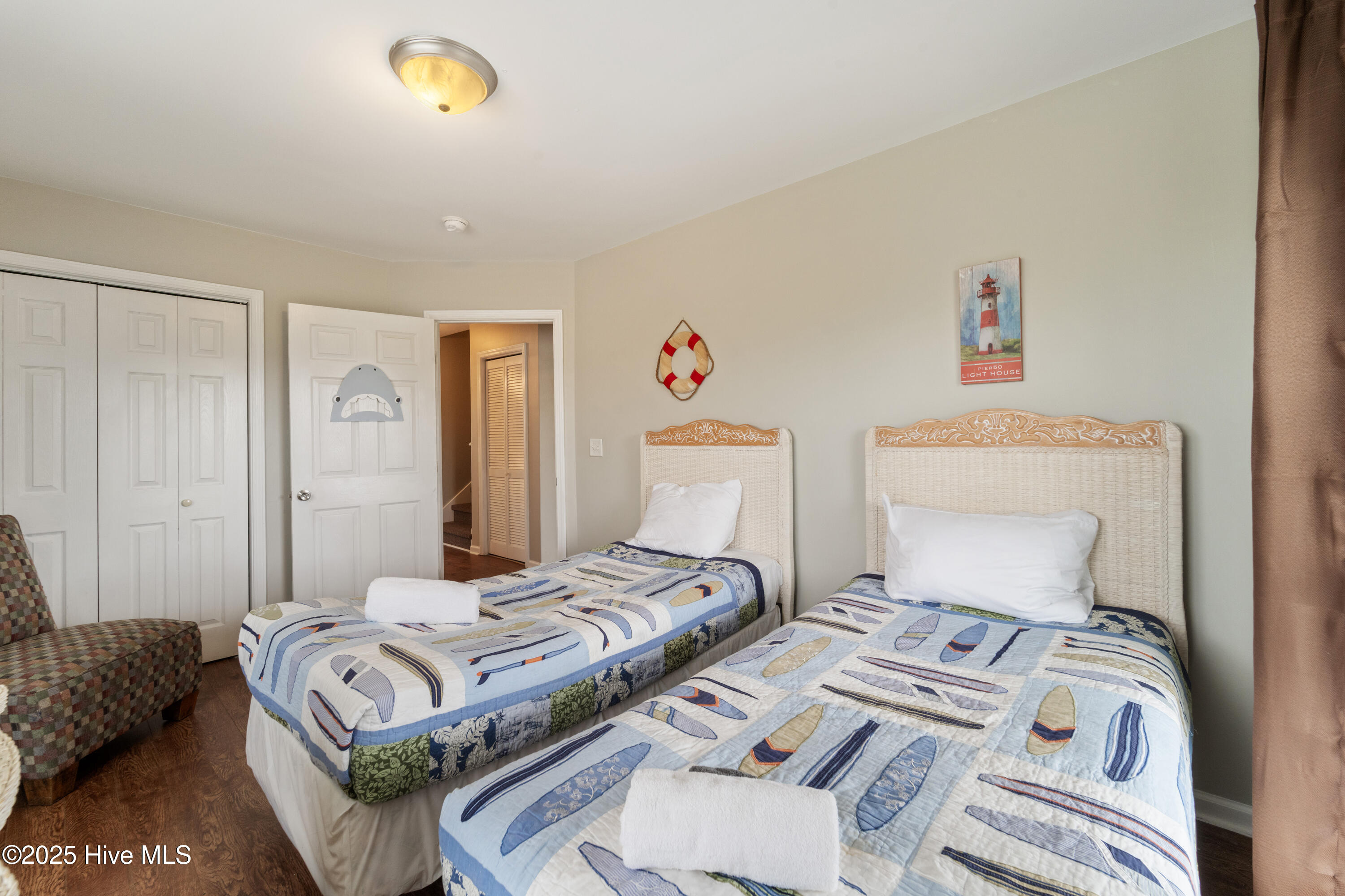 100533814 | Photo 94