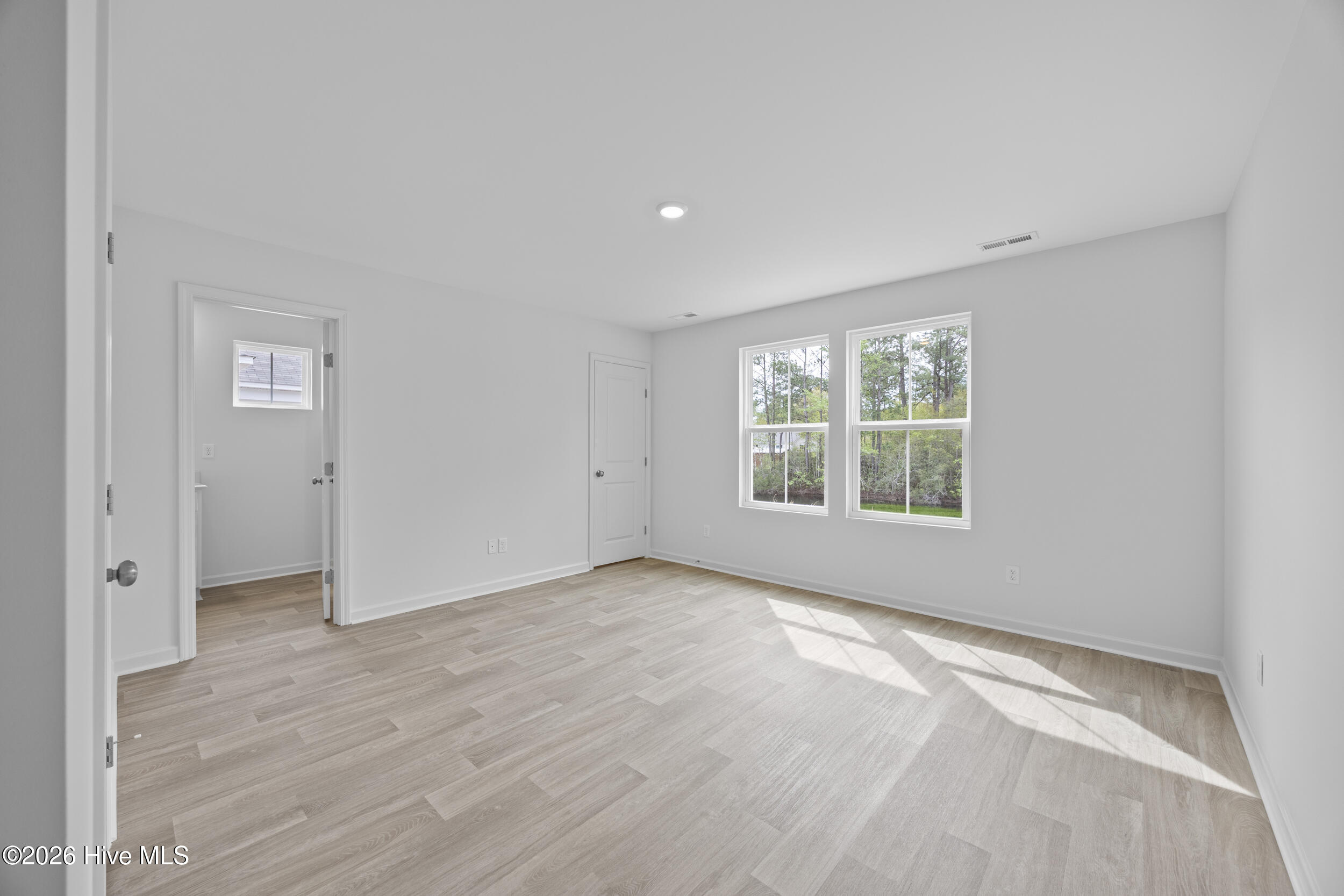 100554421 | Photo 17