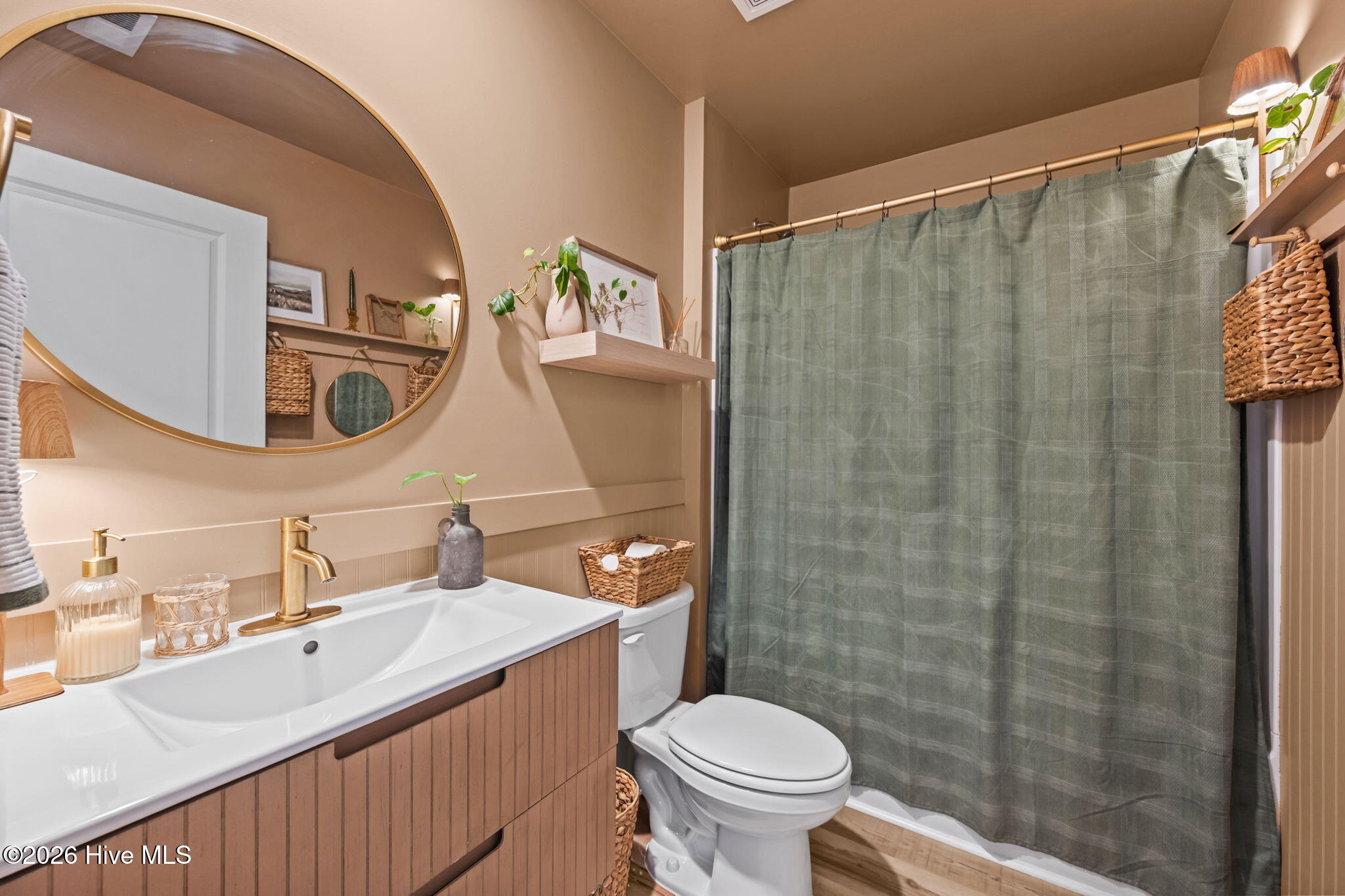 100557518 | Photo 24