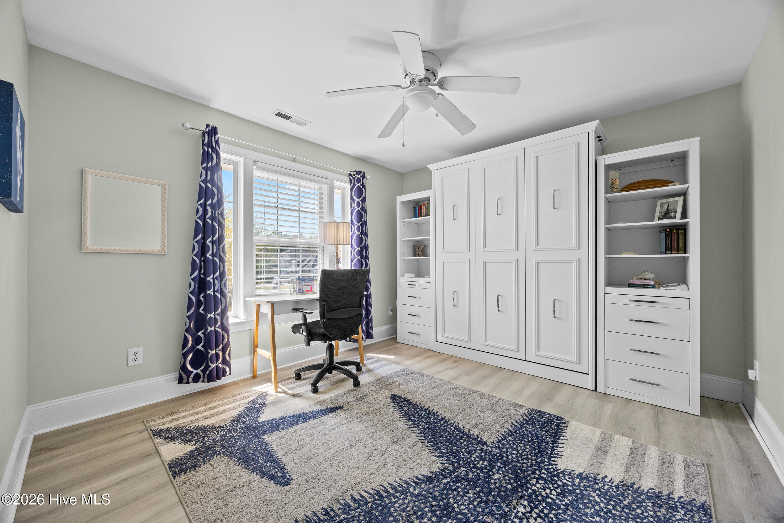 100565771 | Photo 47