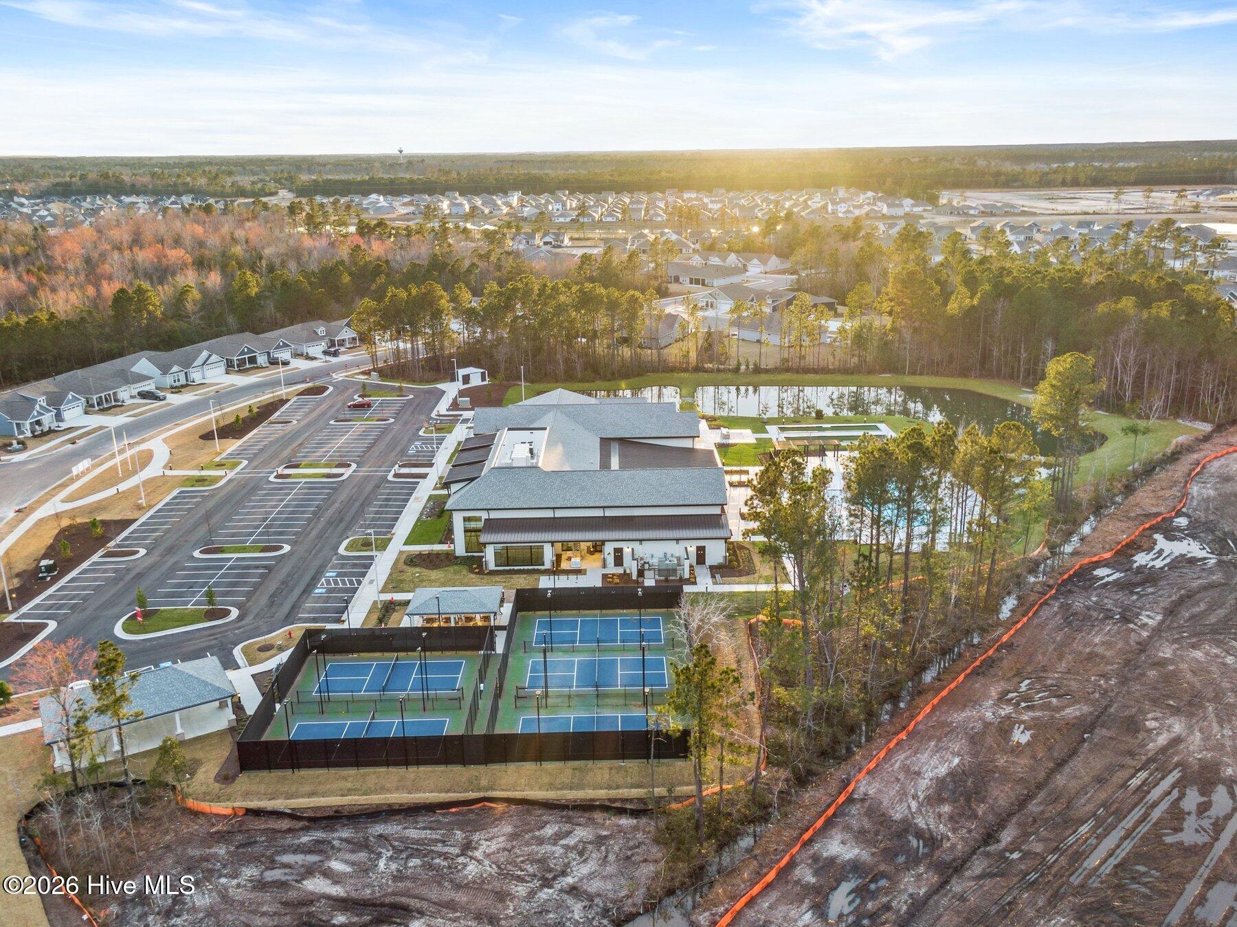 100557024 | Photo 42