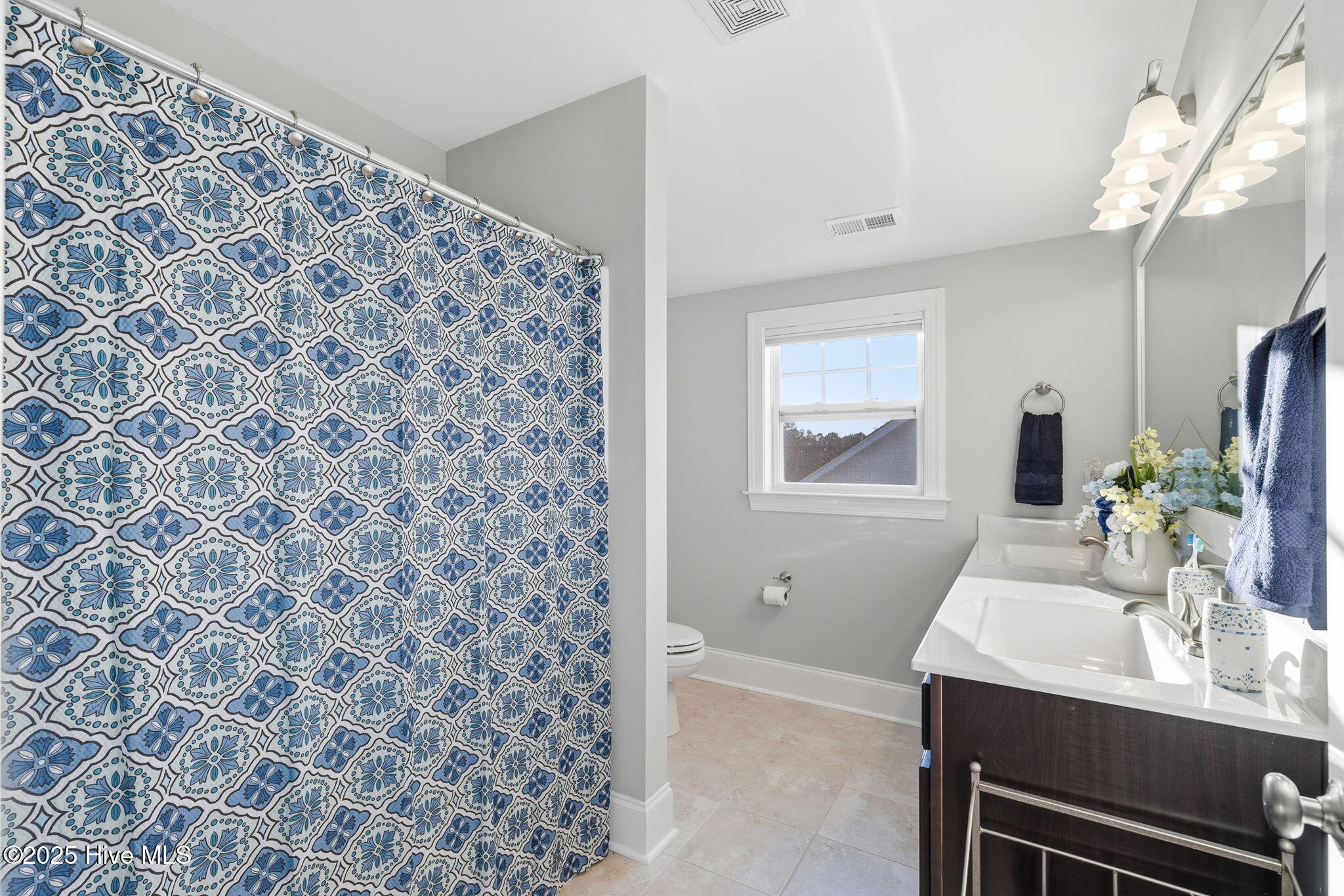 100543484 | Photo 36