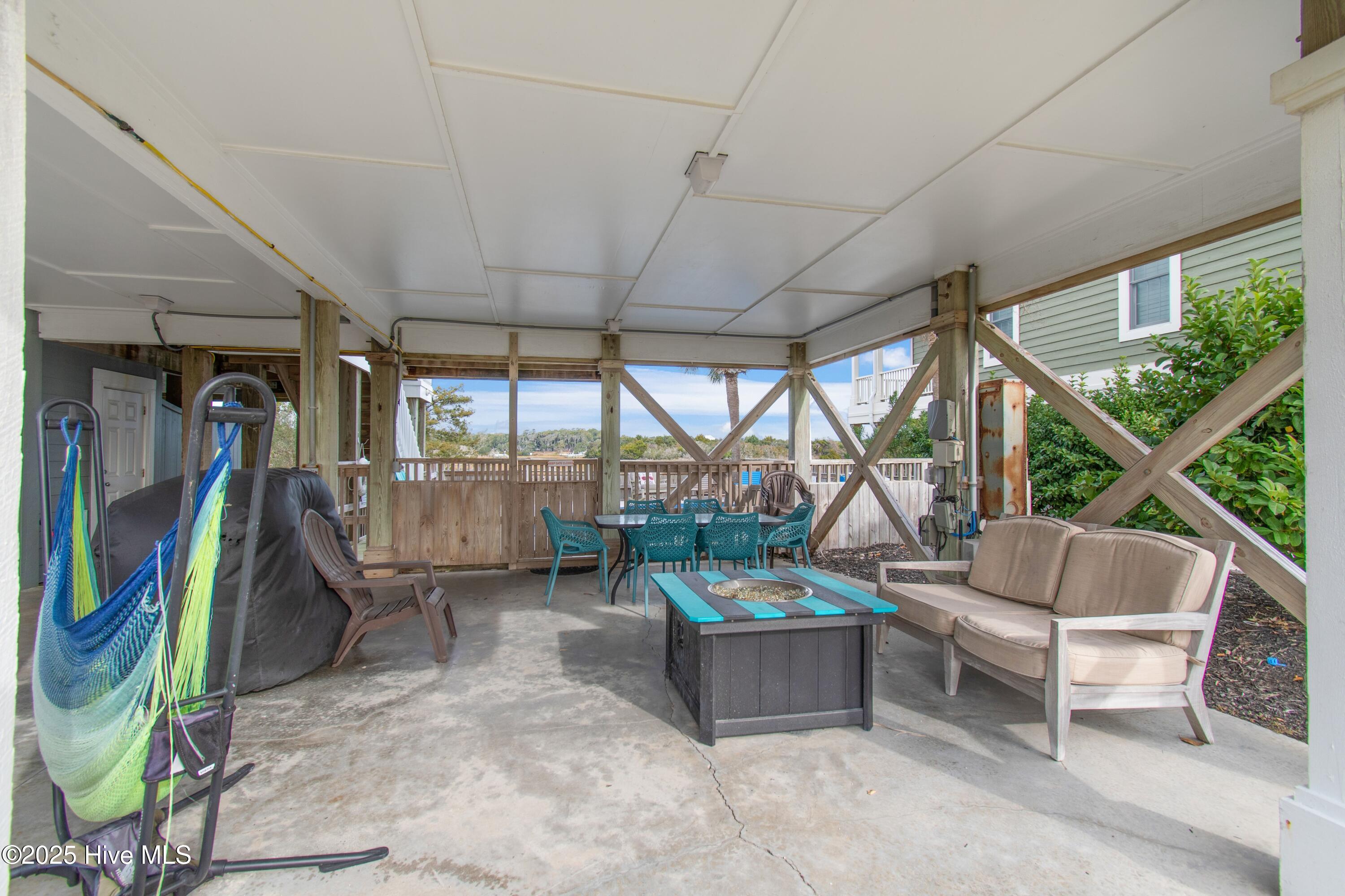 100541969 | Photo 24