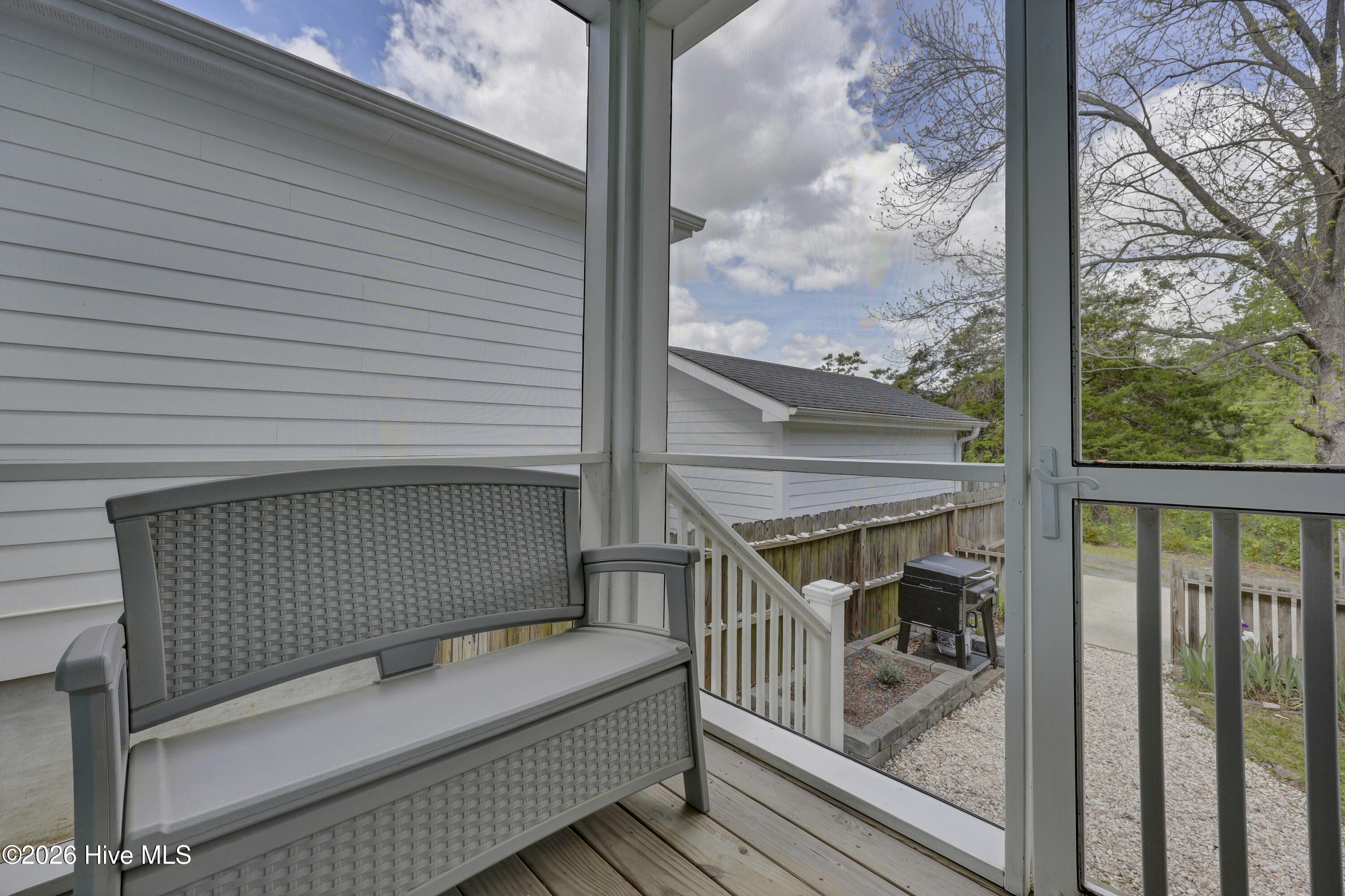 100566208 | Photo 28