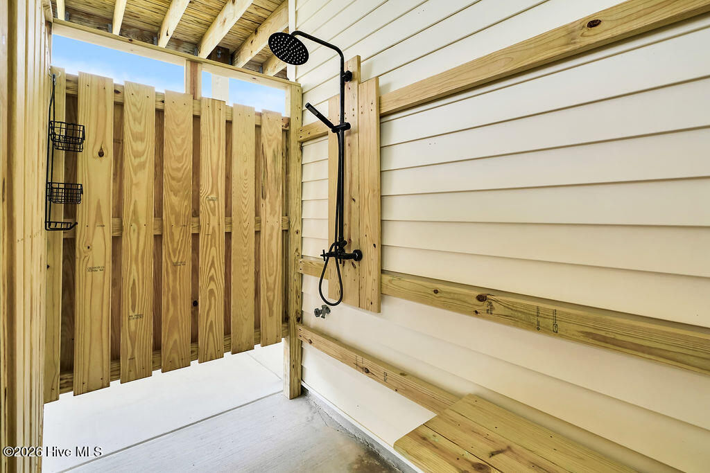 100566237 | Photo 48