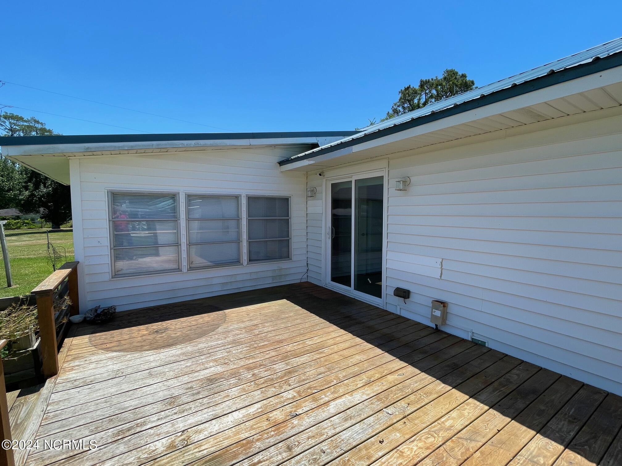 2604 Cedar Island Road,Cedar Island