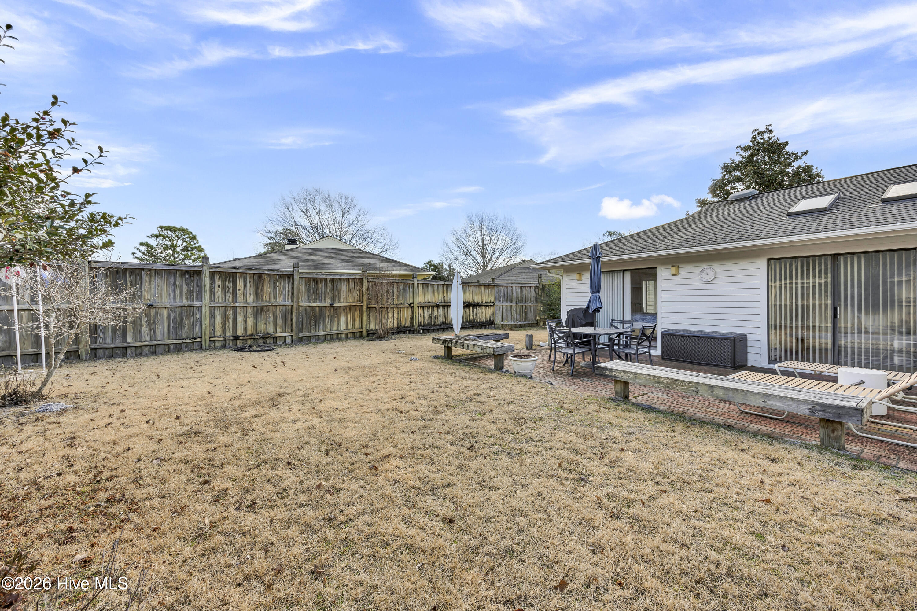 100548002 | Photo 24