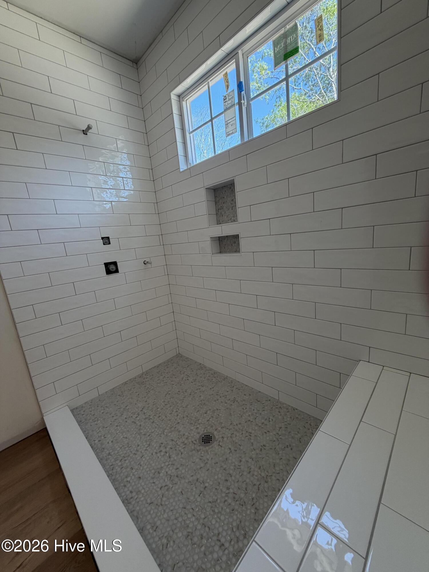 100568393 | Photo 32