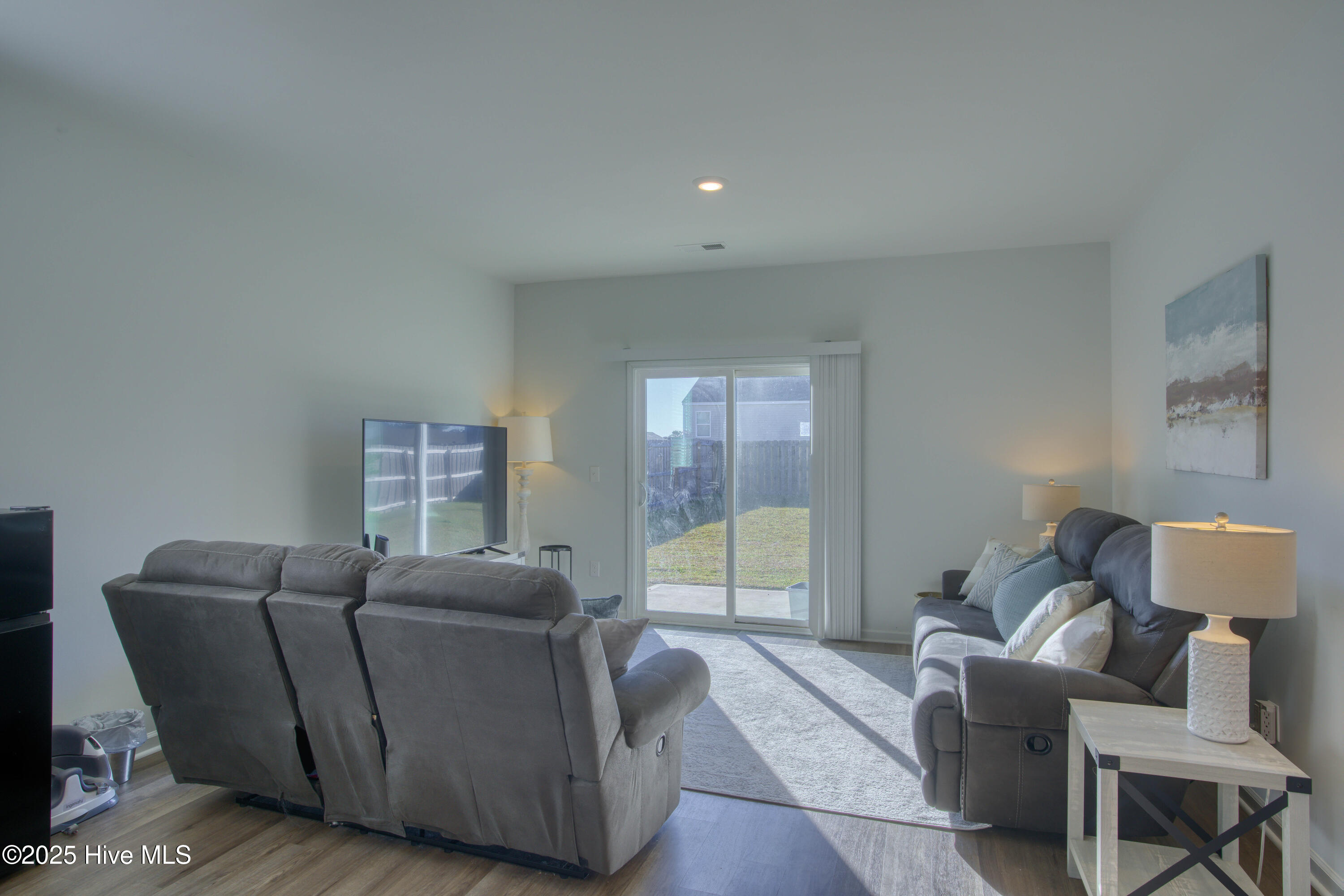 100538124 | Photo 11