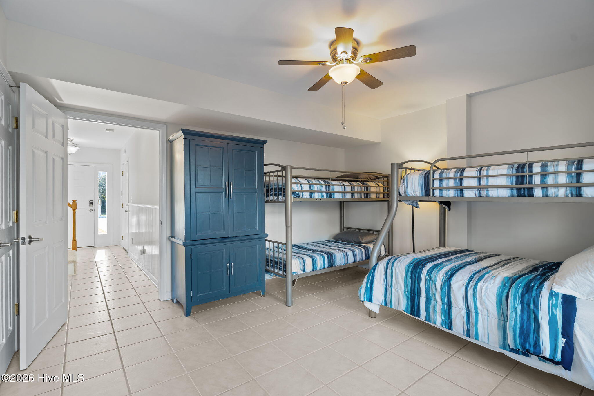 100563044 | Photo 10