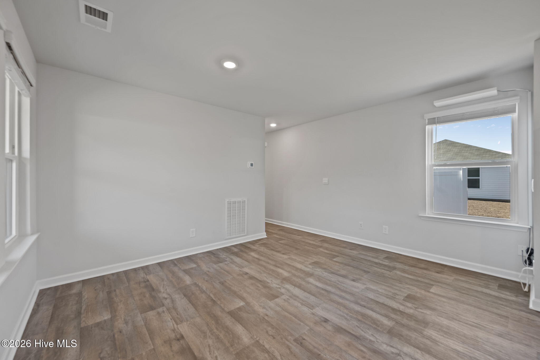 100547866 | Photo 10